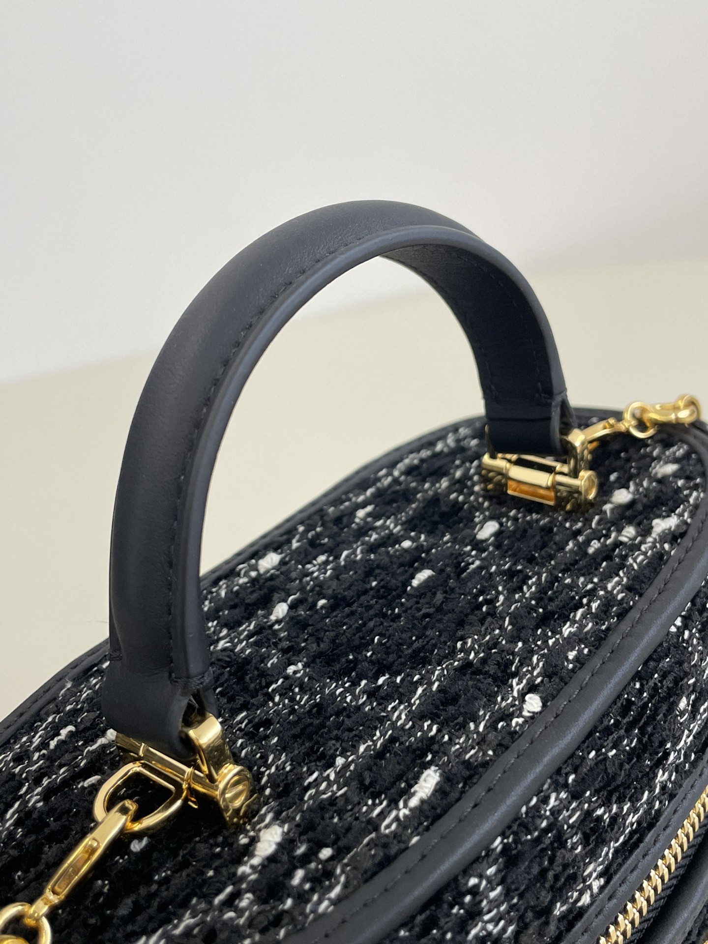 Bagsaaa D10r 30 Montaigne Mini Vanity Case Black Cannage Tweed Embroidery - 16.5 x 8 x 9.5 cm