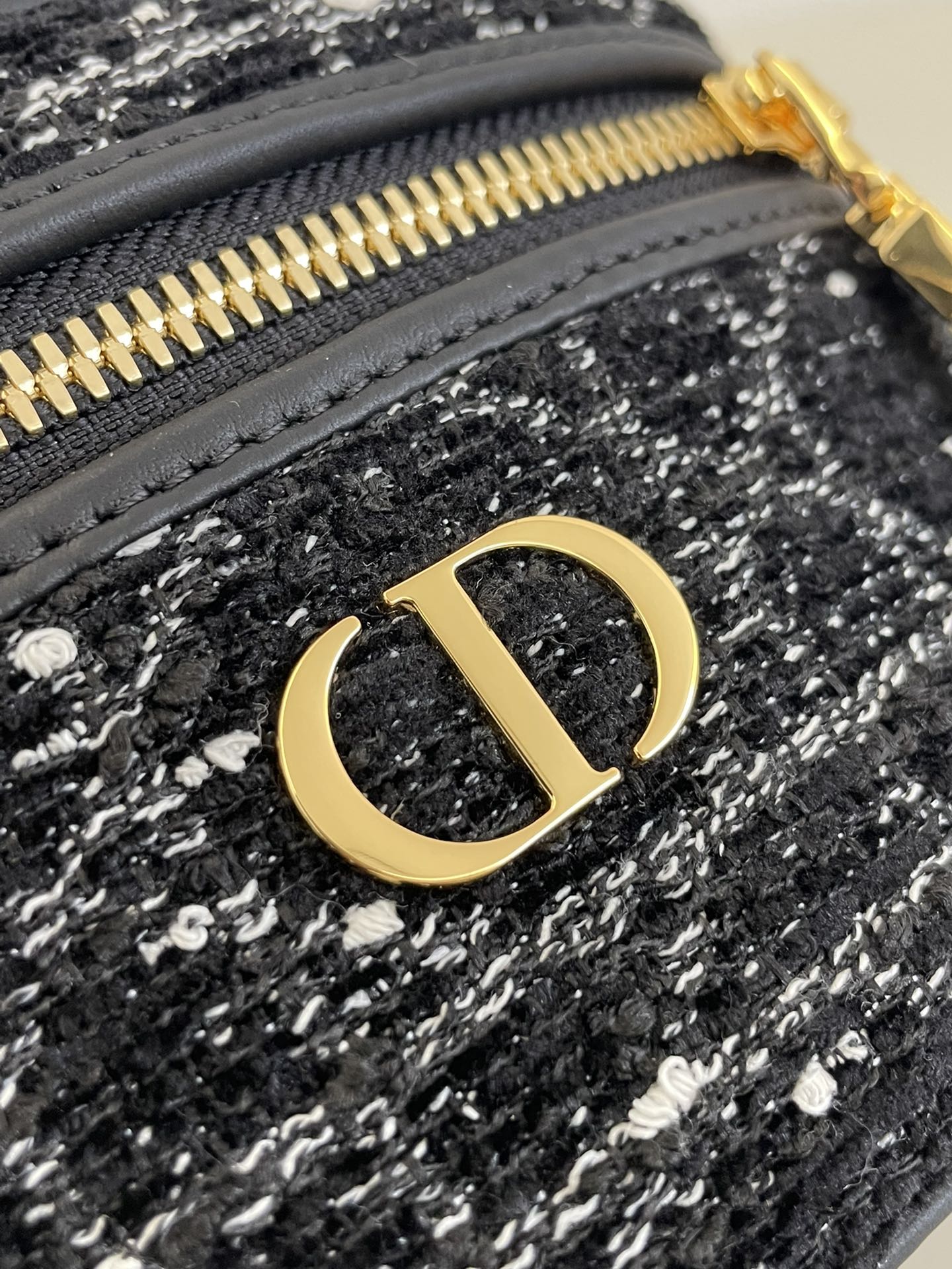 Bagsaaa D10r 30 Montaigne Mini Vanity Case Black Cannage Tweed Embroidery - 16.5 x 8 x 9.5 cm