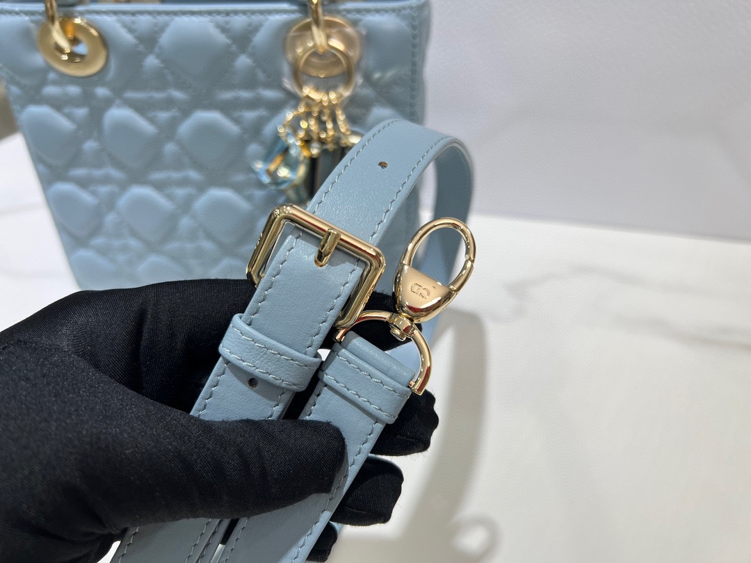 Bagsaaa Small Lady D10r Bag Blue Cannage Lambskin M0531 - 20 x 17 x 8 cm