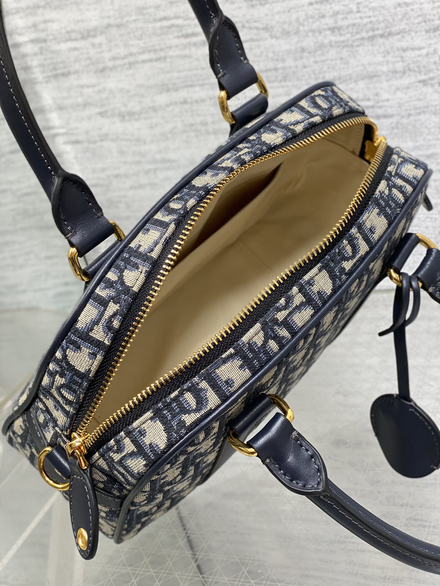 Bagsaaa D10r Medium D-Vibe Bowling Bag Blue D10r Oblique Jacquard - 25 x 16 x 9.5 cm