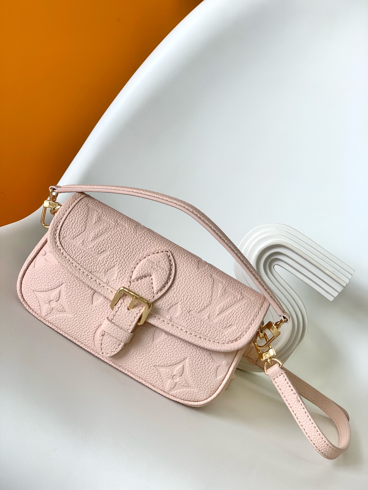 Bagsaaa L0vis Vvtt0n M83566 Nano Diane Bag Opal Pink - 19 x 10.5 x 6 cm