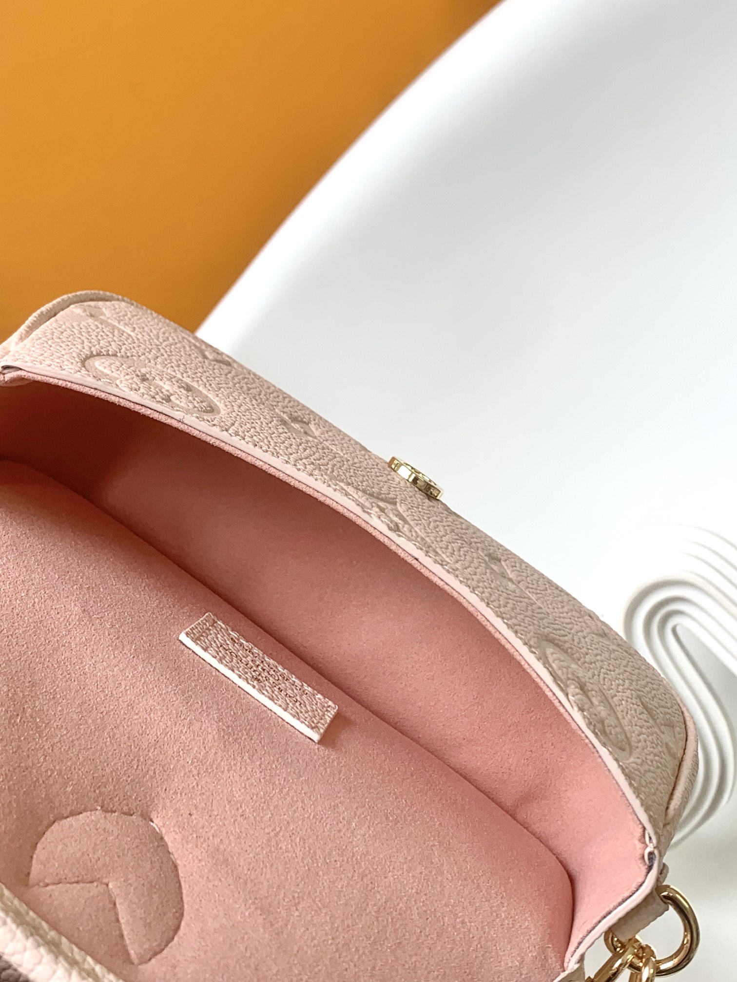 Bagsaaa L0vis Vvtt0n M83566 Nano Diane Bag Opal Pink - 19 x 10.5 x 6 cm