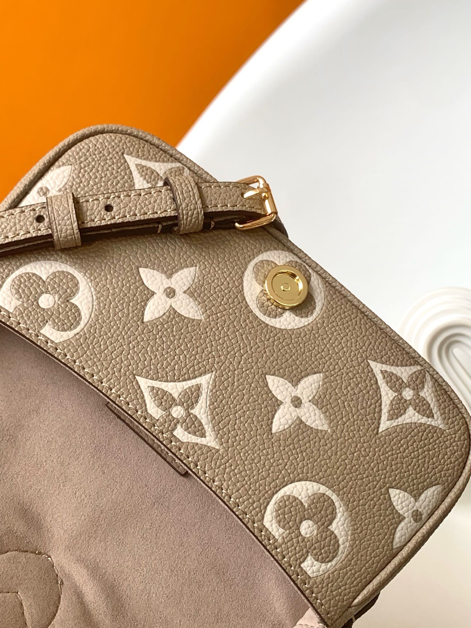 Bagsaaa L0vis Vvtt0n M83300 Nano Diane Bag Beige/Cream - 19 x 10.5 x 6 cm