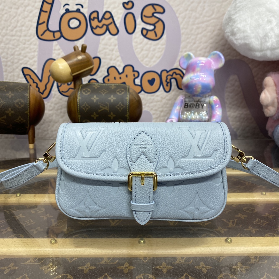 Bagsaaa L0vis Vvtt0n M83592 Nano Diane Bag Light Blue - 19 x 10.5 x 6 cm