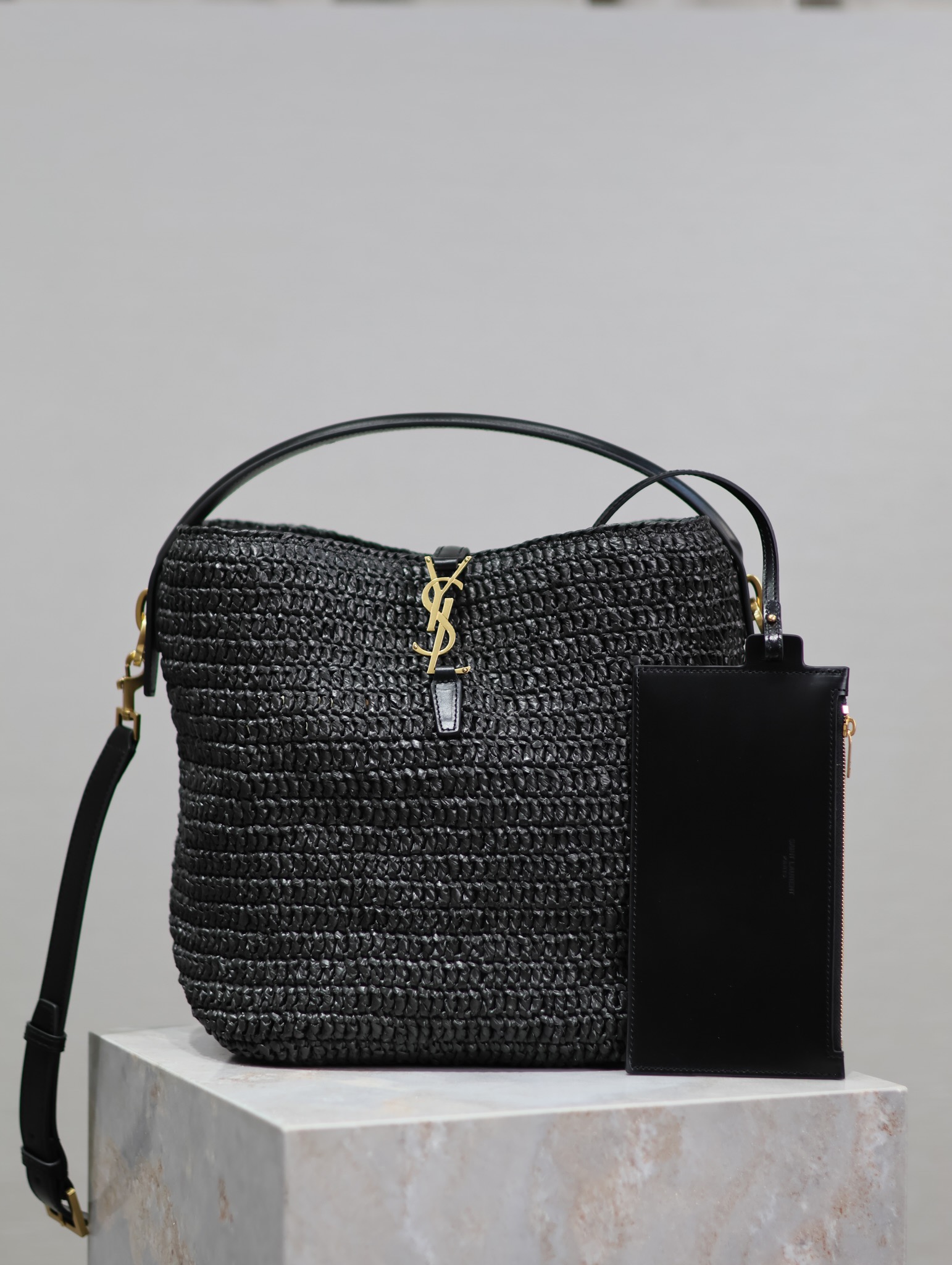 Bagsaaa Y51 Le 37 In Woven Raffia And Vegetable-Tanned Leather 773991 Black - 20 X 25 X 16 CM