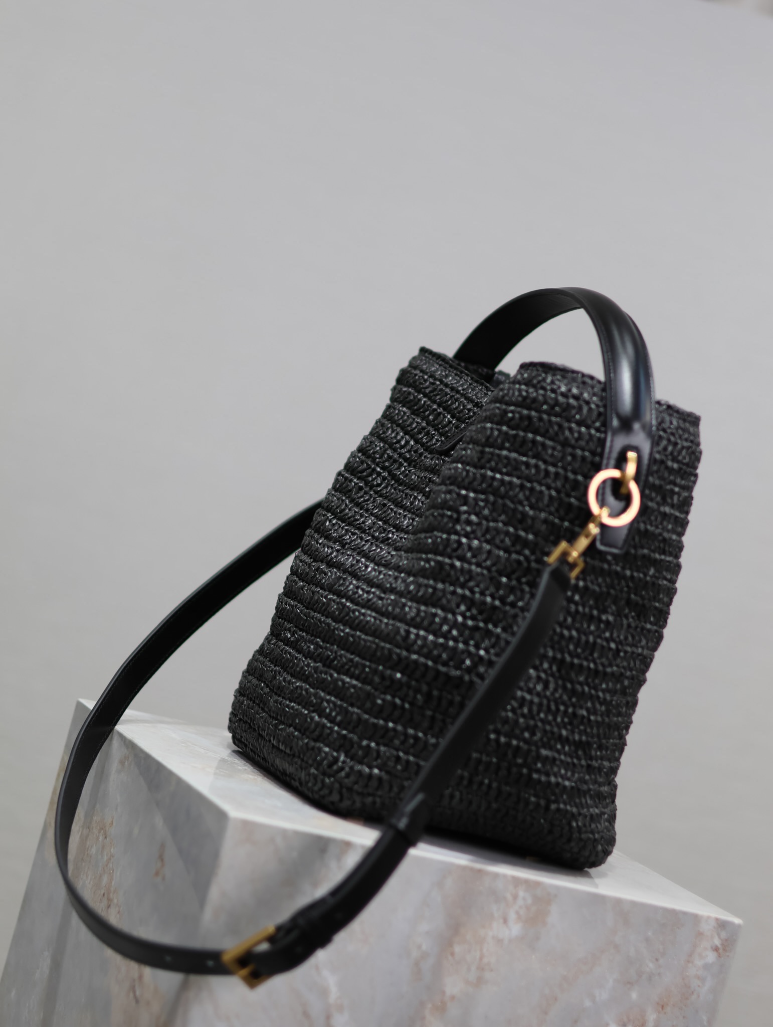 Bagsaaa Y51 Le 37 In Woven Raffia And Vegetable-Tanned Leather 773991 Black - 20 X 25 X 16 CM