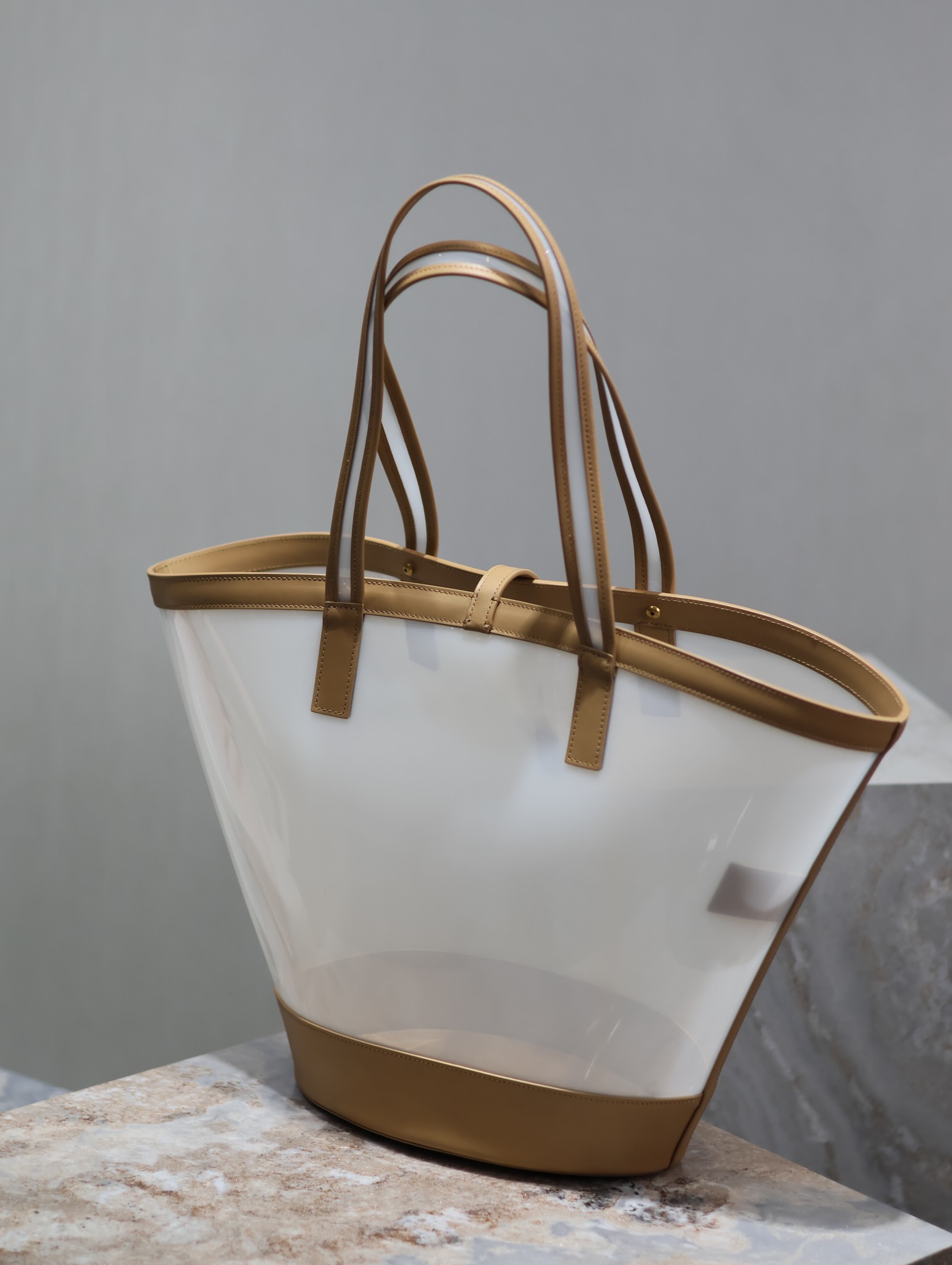 Bagsaaa Y51 Panier Medium In Vinyl And Vegetable-Tanned Leather 23.5–49 x 32.5 x 10–15 CM
