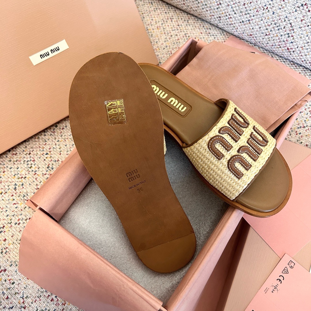 Bagsaaa M1um1u Brown Slippers