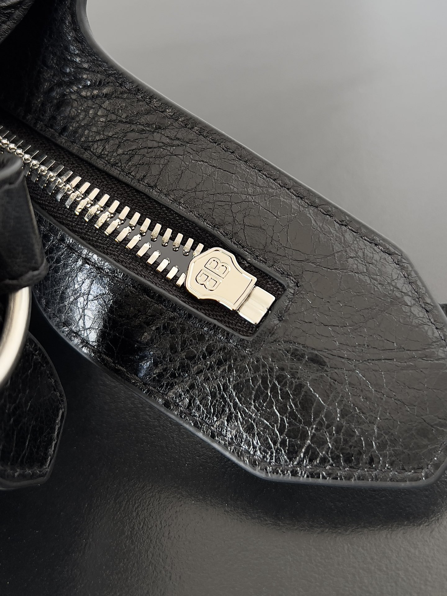 Bagsaaa Ba1en*iaga Neo Cagole XS Handbag In Black Arena Lambskin - 26*12*18cm