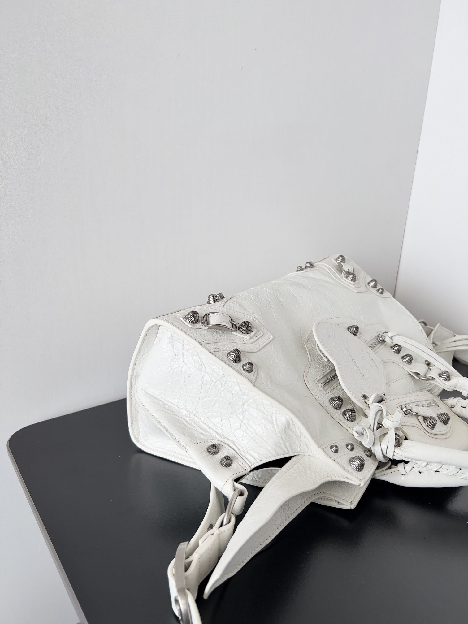 Bagsaaa Ba1en*iaga Neo Cagole City Small Handbag In White Arena Lambskin - 33x21x14 cm