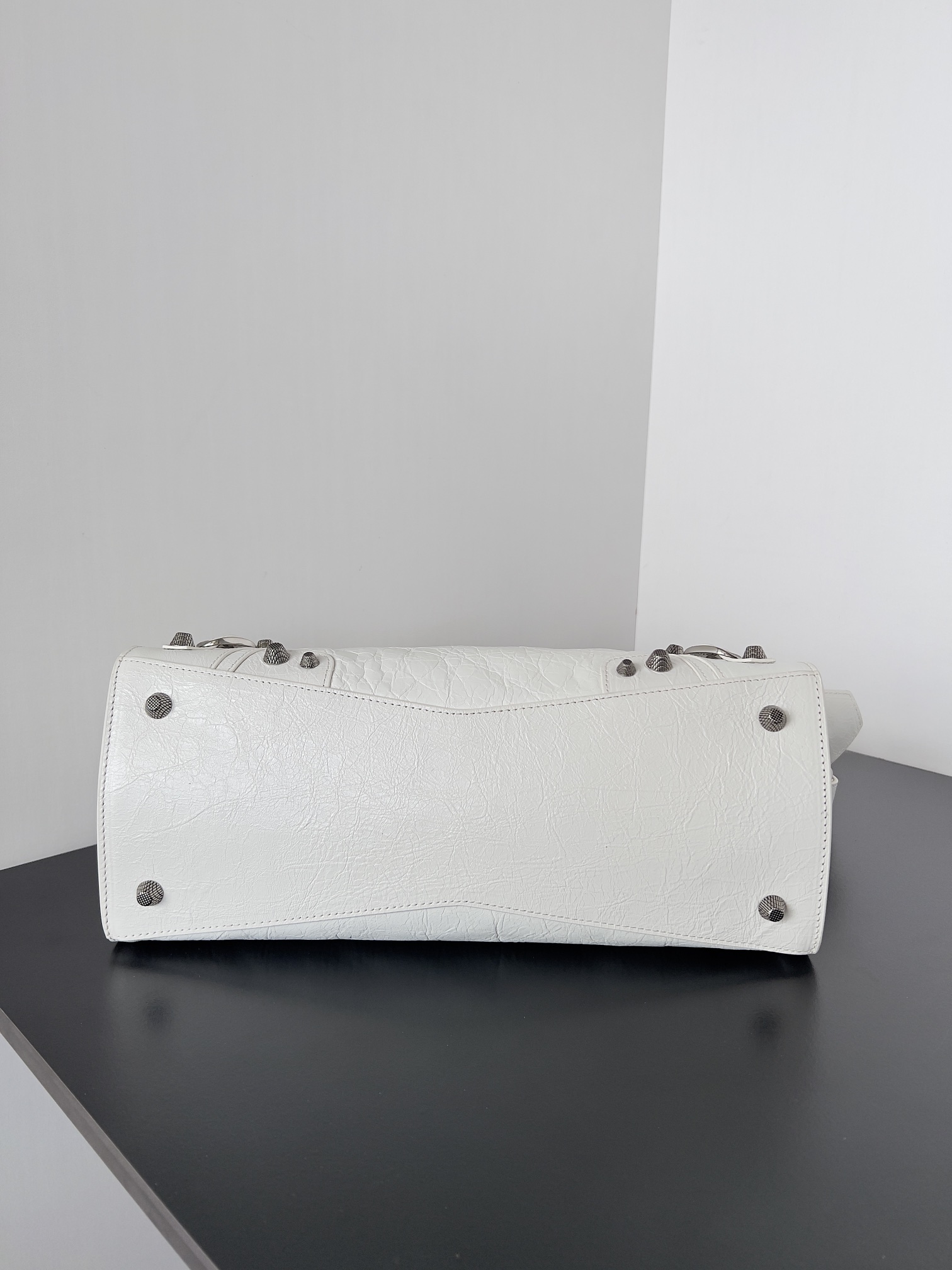 Bagsaaa Ba1en*iaga Neo Cagole City Small Handbag In White Arena Lambskin - 33x21x14 cm