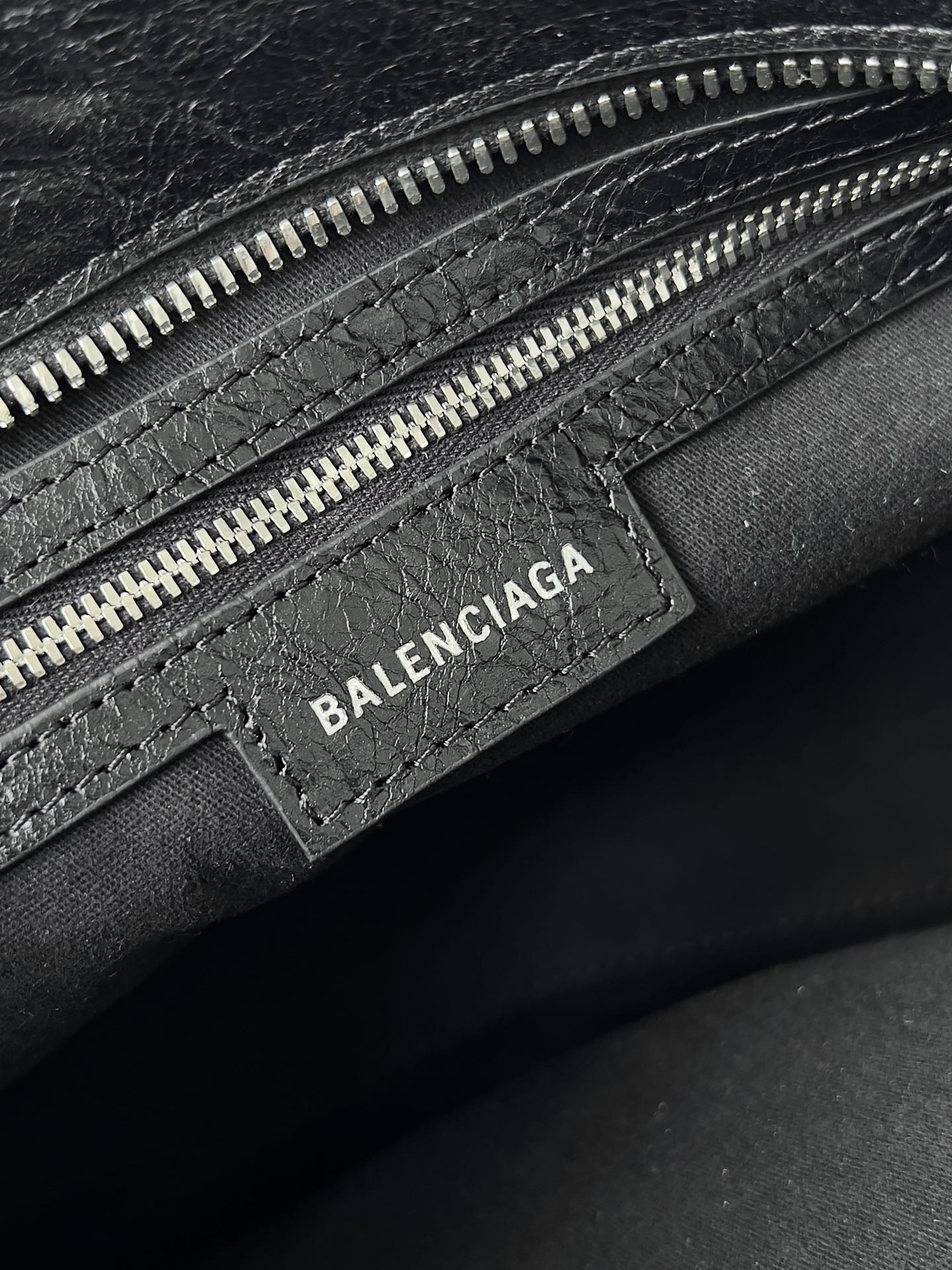 Bagsaaa Ba1en*iaga Neo Cagole City Small Handbag In Black Arena Lambskin - 33x21x14 cm