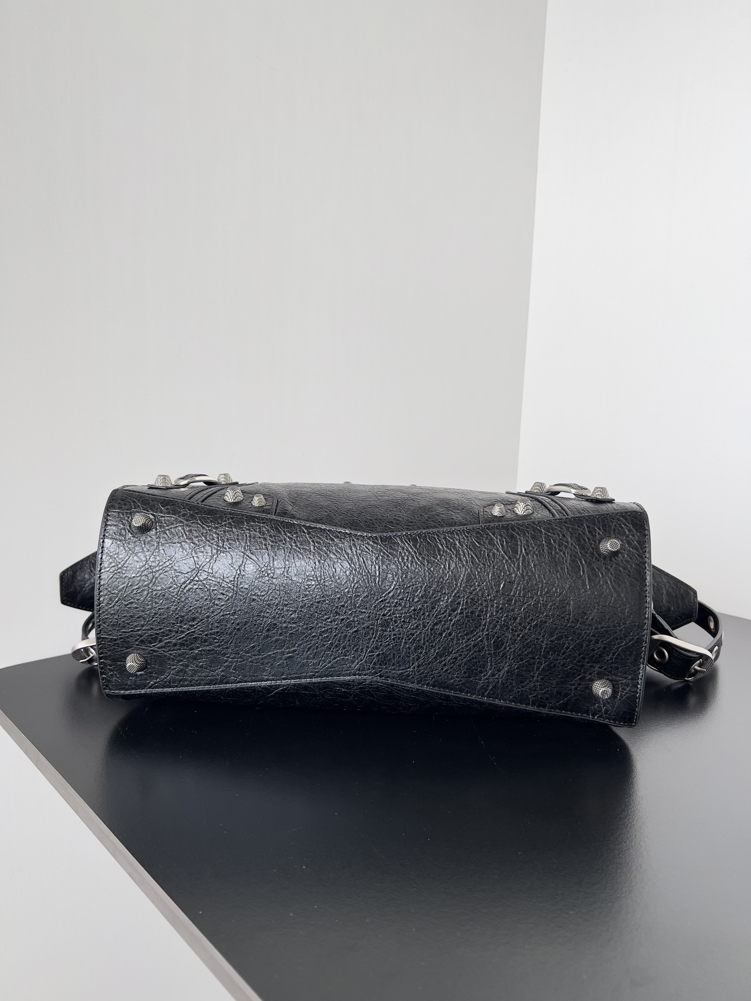 Bagsaaa Ba1en*iaga Neo Cagole City Small Handbag In Black Arena Lambskin - 33x21x14 cm