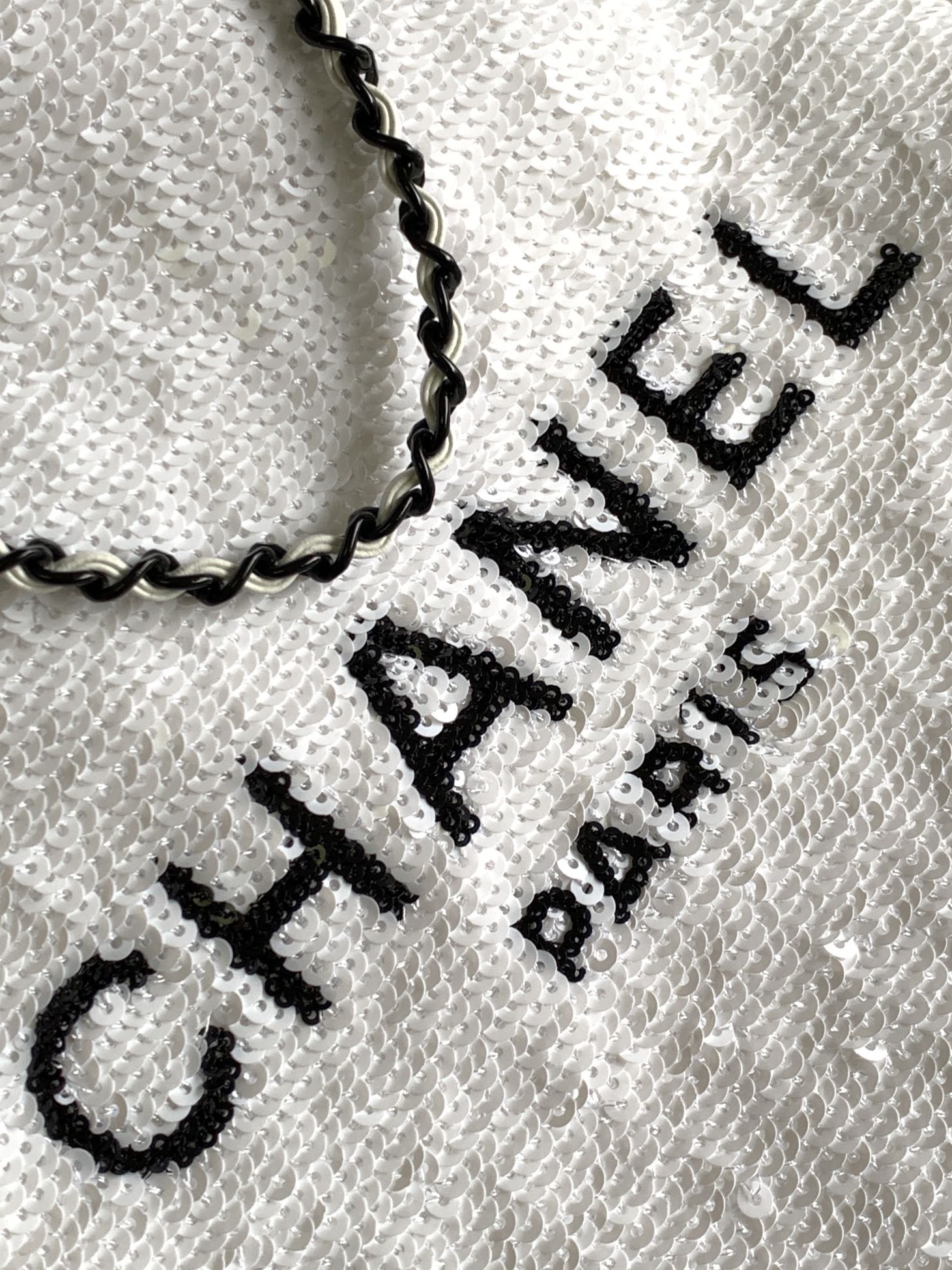 Bagsaaa Ch**el Shopping Bag AS4856 White Sequins & Black Metal - 39 × 30 × 2 cm