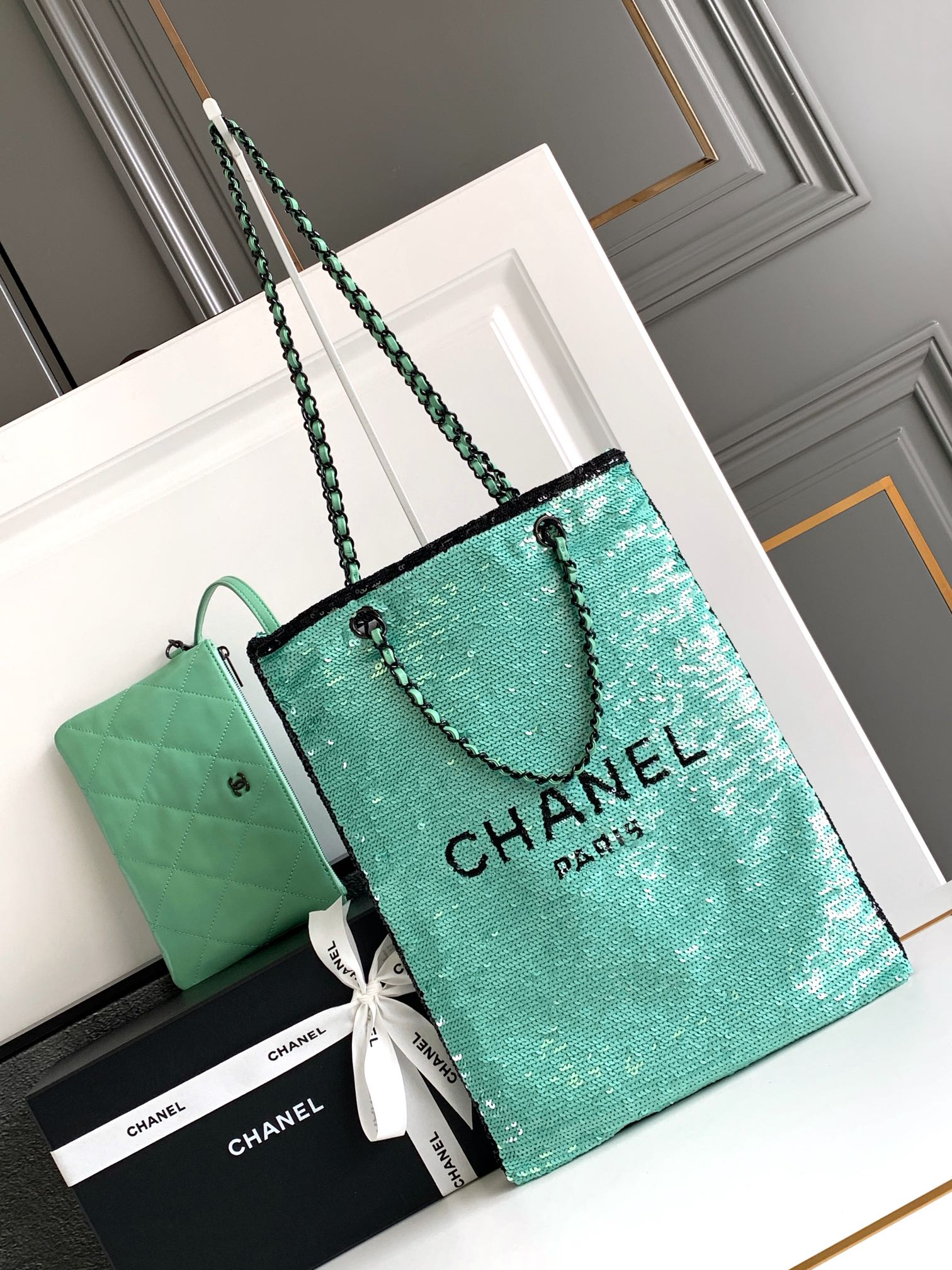 Bagsaaa Ch**el Shopping Bag AS4856 Green Sequins & Black Metal - 39 × 30 × 2 cm