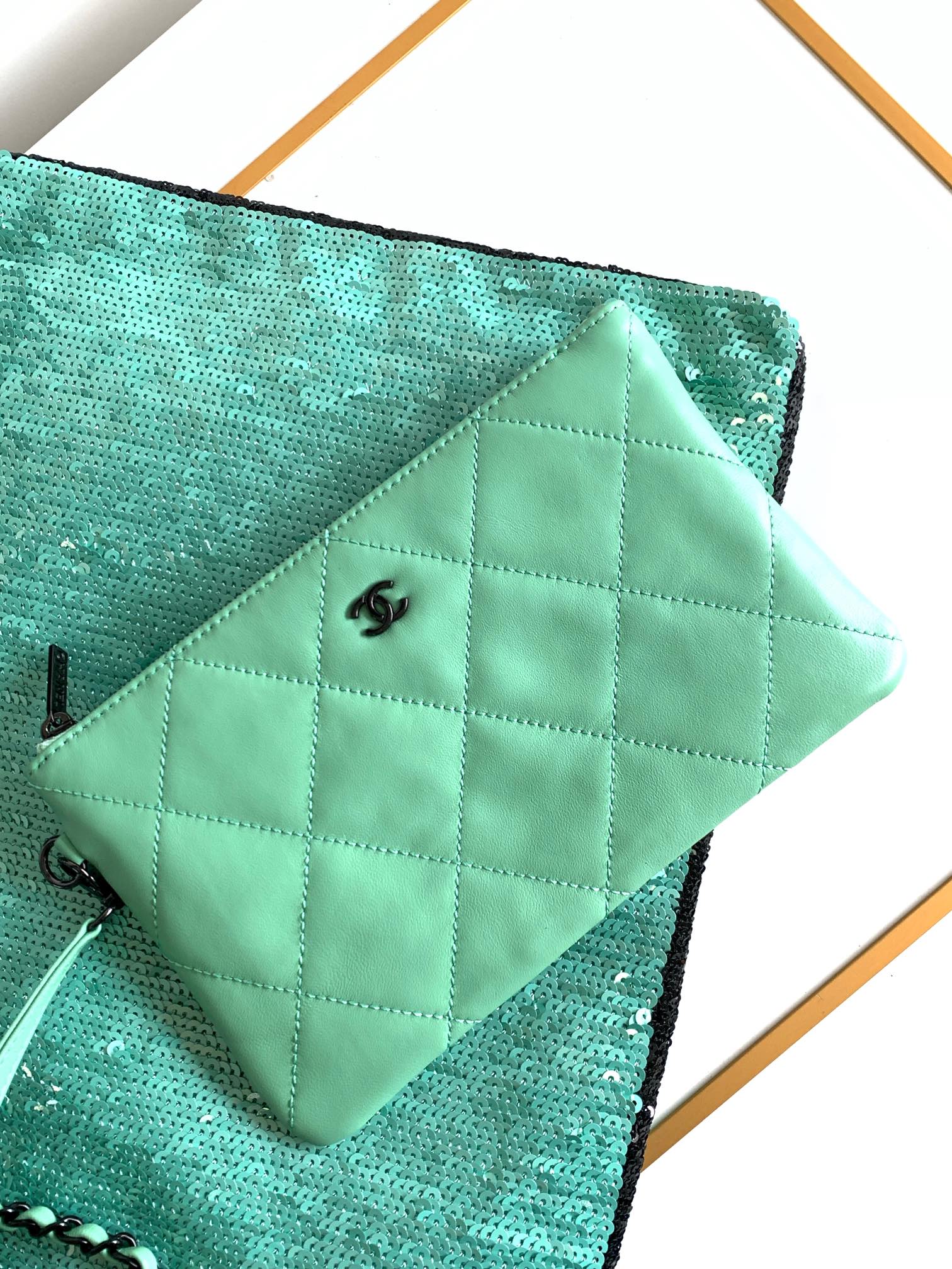 Bagsaaa Ch**el Shopping Bag AS4856 Green Sequins & Black Metal - 39 × 30 × 2 cm