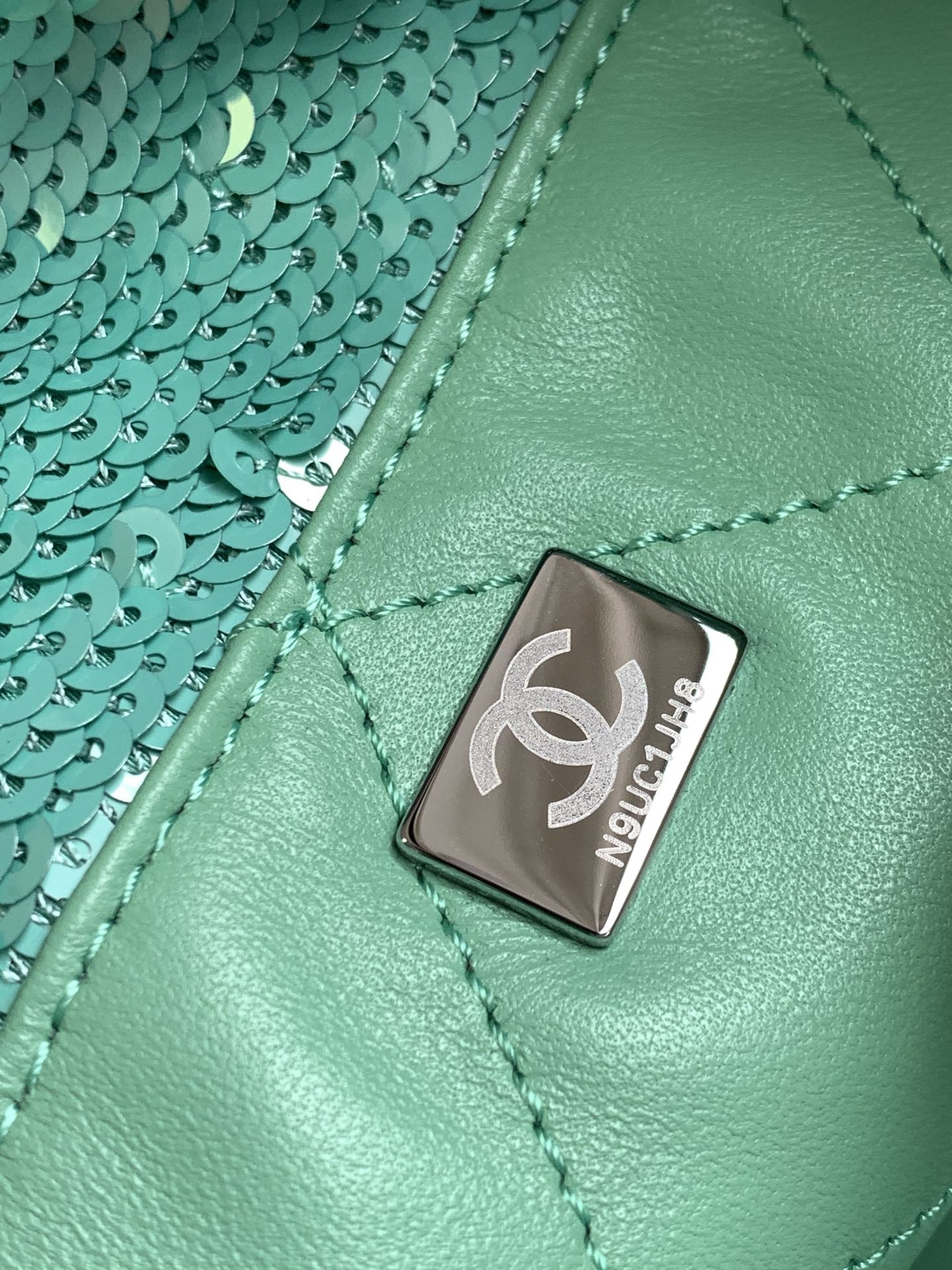 Bagsaaa Ch**el Shopping Bag AS4856 Green Sequins & Black Metal - 39 × 30 × 2 cm
