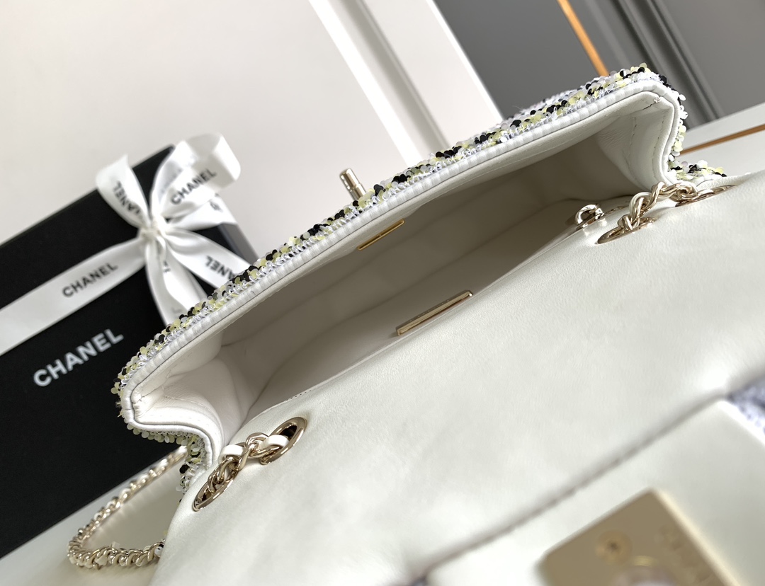 Bagsaaa Ch**el Clutch Multicolor Sequins & Gold-Tone Metal AS4561 - 14 × 21 × 8 cm
