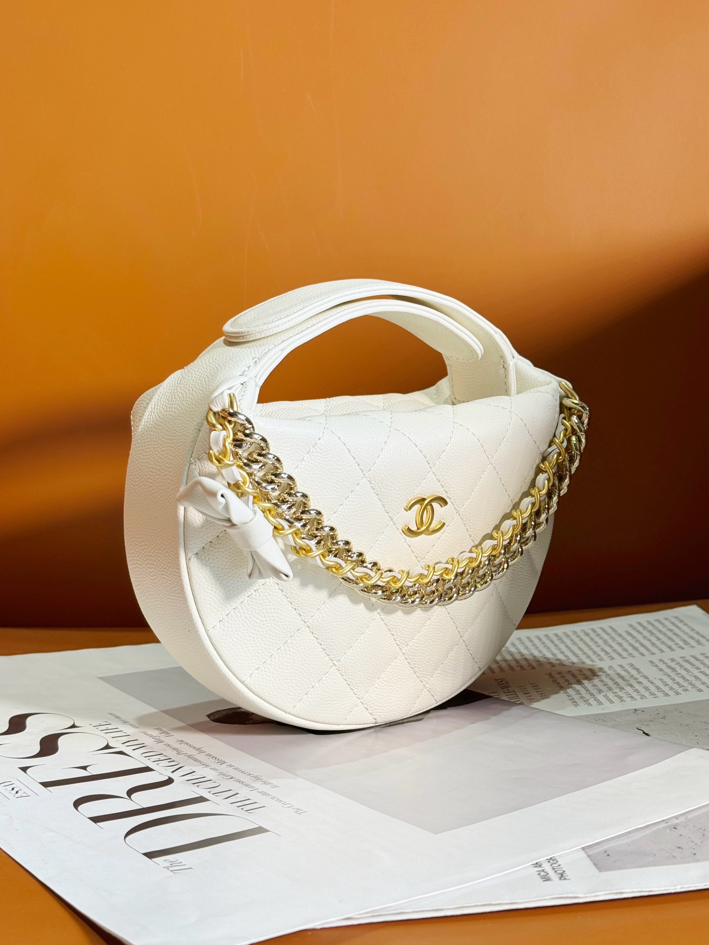 Bagsaaa Ch**el Pouch Grained Calfskin White AP3943 - 17 × 18 × 7 cm