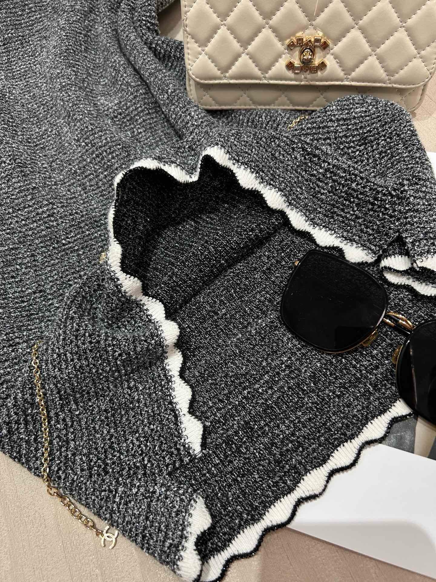 Bagsaaa Ch**el Gray Dress 2024