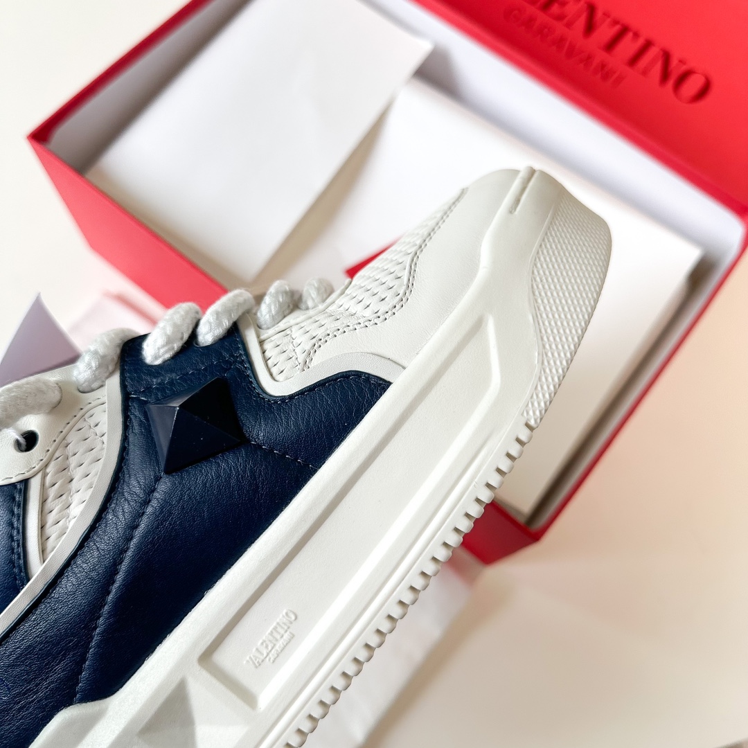 Bagsaaa Va1e*ntin0 Garavani Sneakers One Stud XL White & Navy Blue
