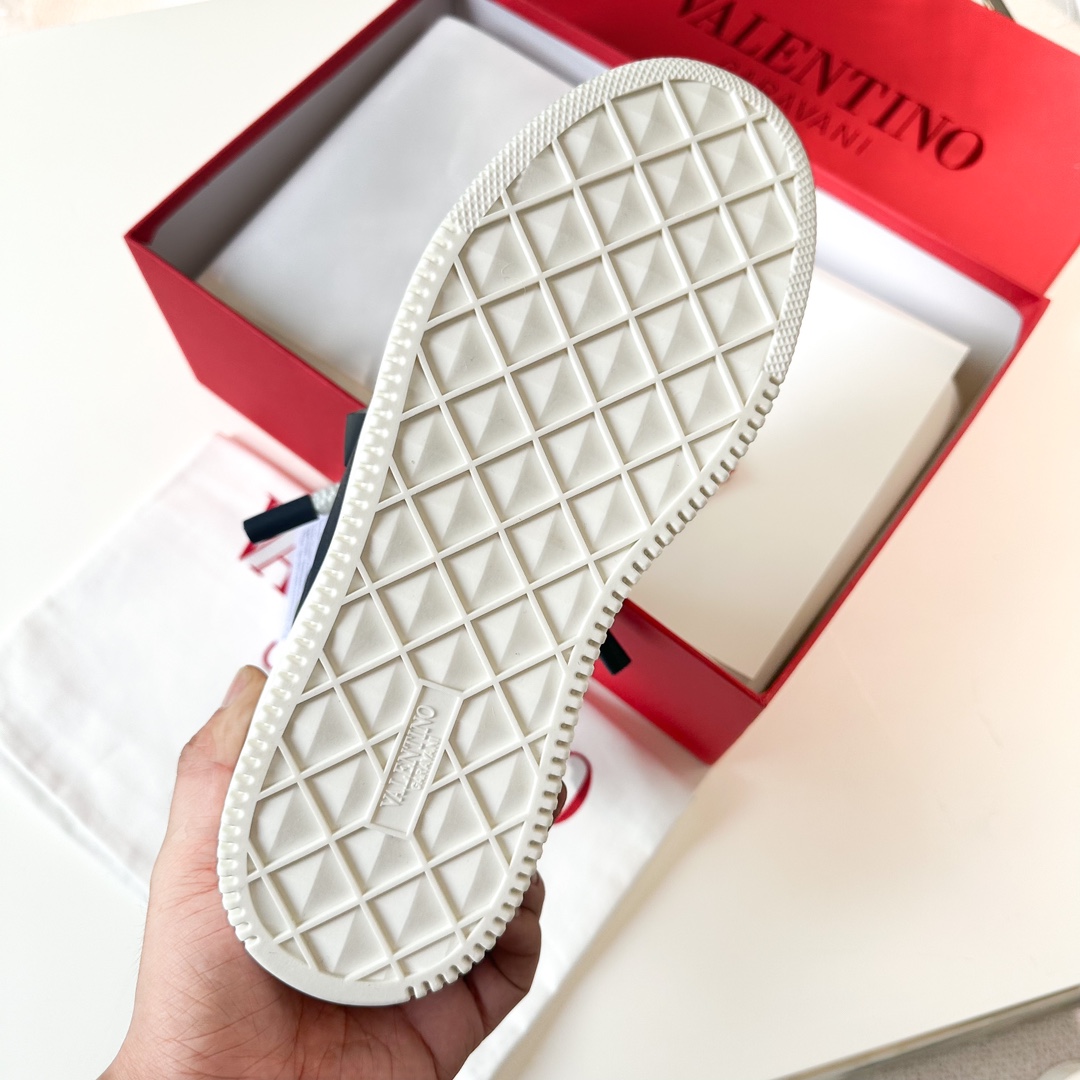 Bagsaaa Va1e*ntin0 Garavani Sneakers One Stud XL White & Navy Blue