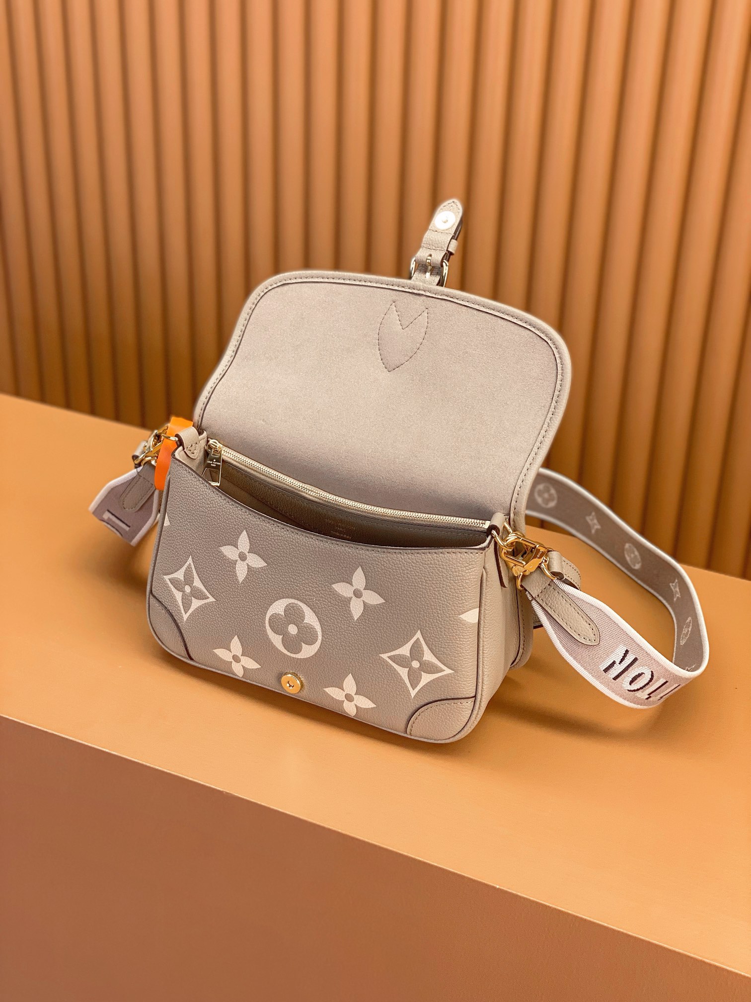 Bagsaaa L0vis Vvtt0n M46583 Diane Satchel Bag Beige/Cream - 24 x 15 x 9 cm