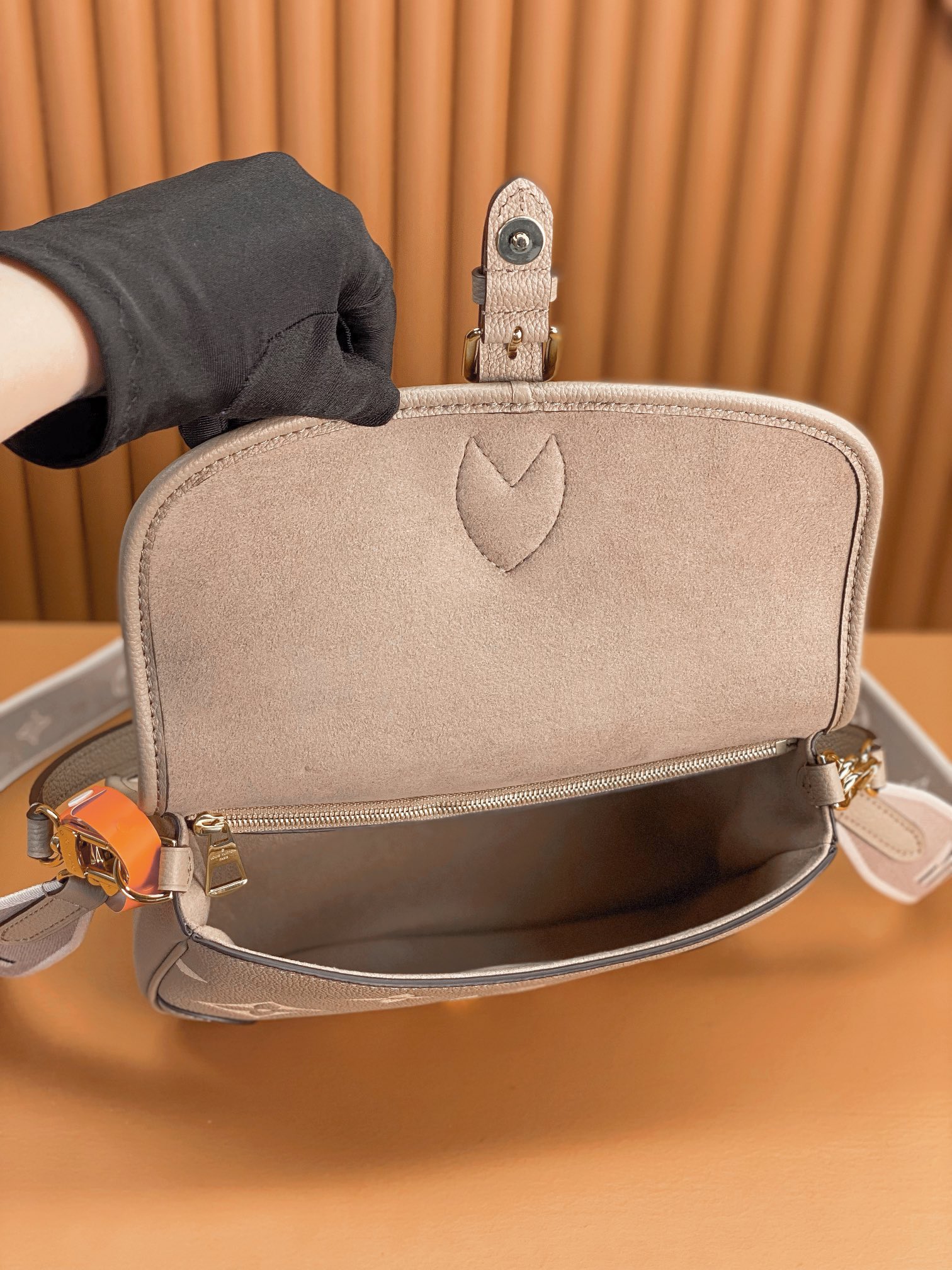 Bagsaaa L0vis Vvtt0n M46583 Diane Satchel Bag Beige/Cream - 24 x 15 x 9 cm