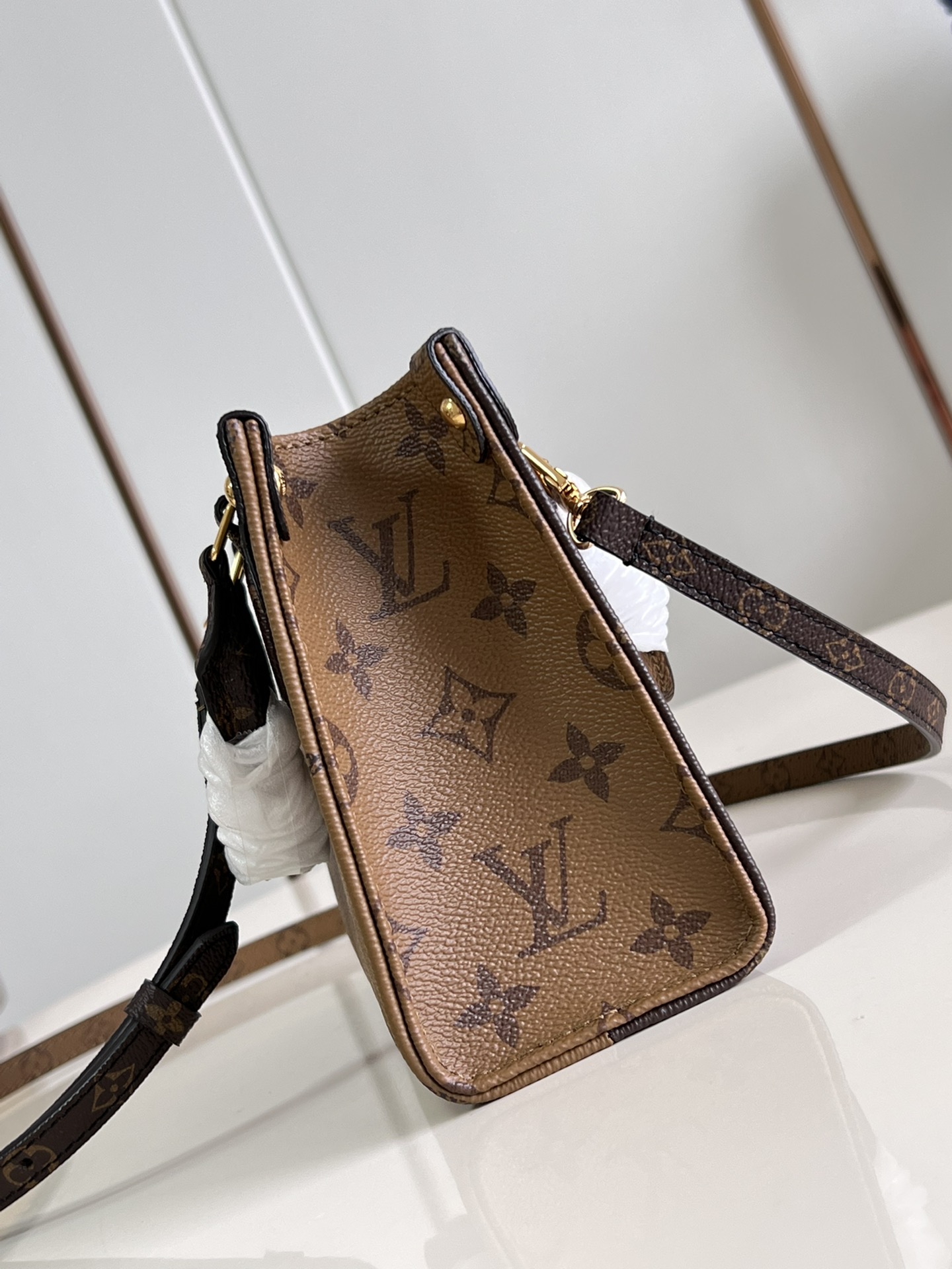 Bagsaaa L0vis Vvtt0n M46839 OnTheGo BB Tote Bag Monogram - 18 x 15 x 8.5 cm