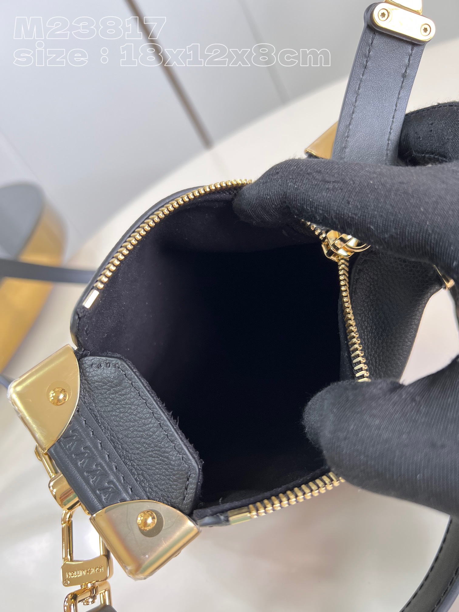 Bagsaaa L0vis Vvtt0n M23817 Side Trunk PM Bag Black - 18 x 12.5 x 8 cm