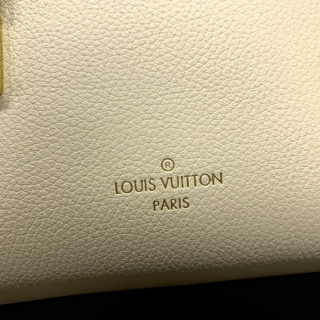 Bagsaaa L0vis Vvtt0n M23915 New Side Trunk PM Bag Beige - 18 x 12.5 x 8 cm