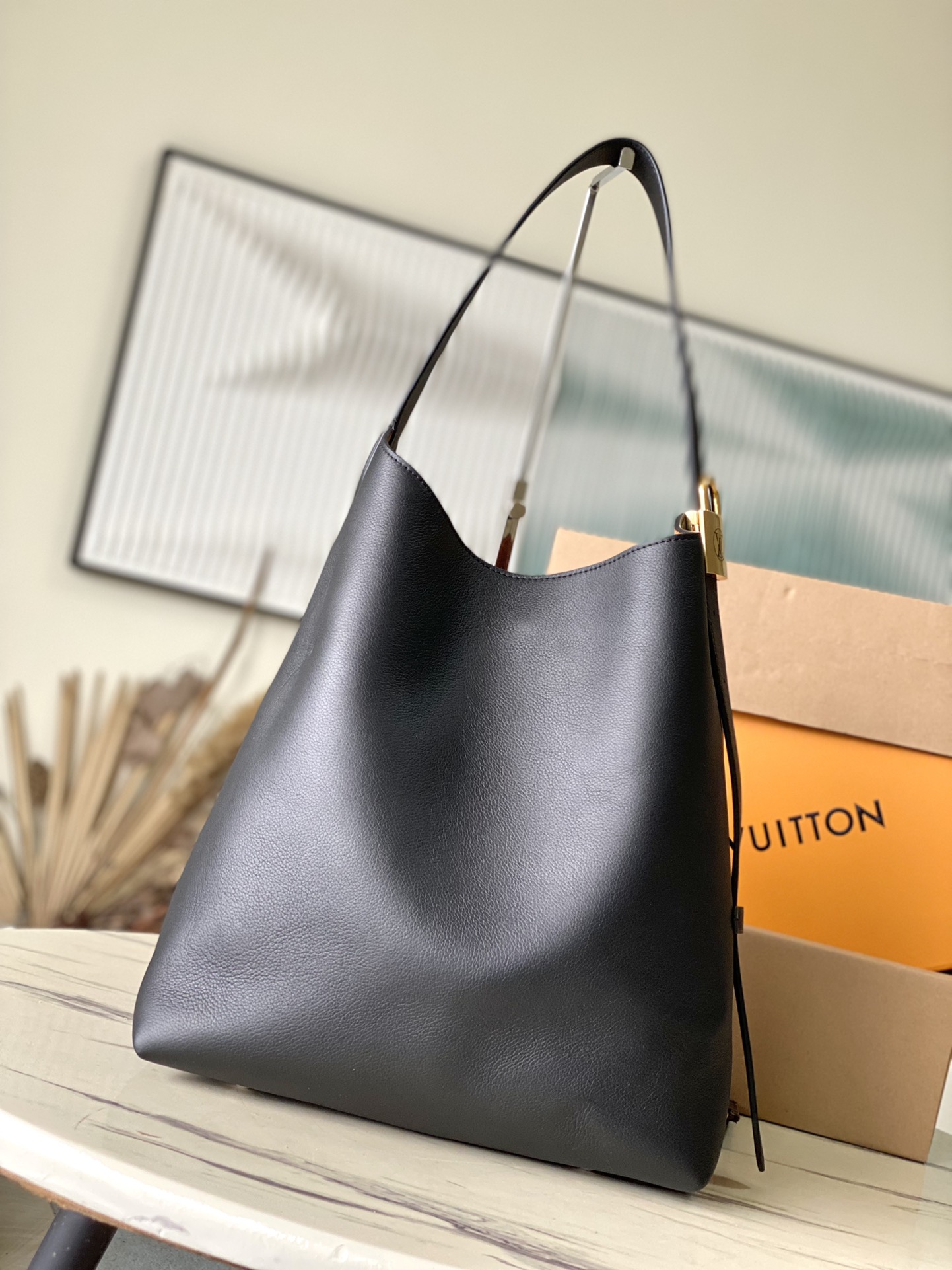 Bagsaaa L0vis Vvtt0n M24856 Low Key Hobo MM Bag Black - 31 x 35 x 18 cm
