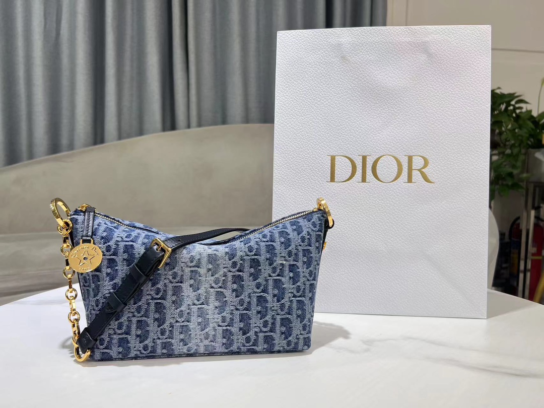 Bagsaaa D10rstar Hobo Bag with Chain Blue Denim D10r Oblique Jacquard - 28.5 x 14.5 x 10 cm