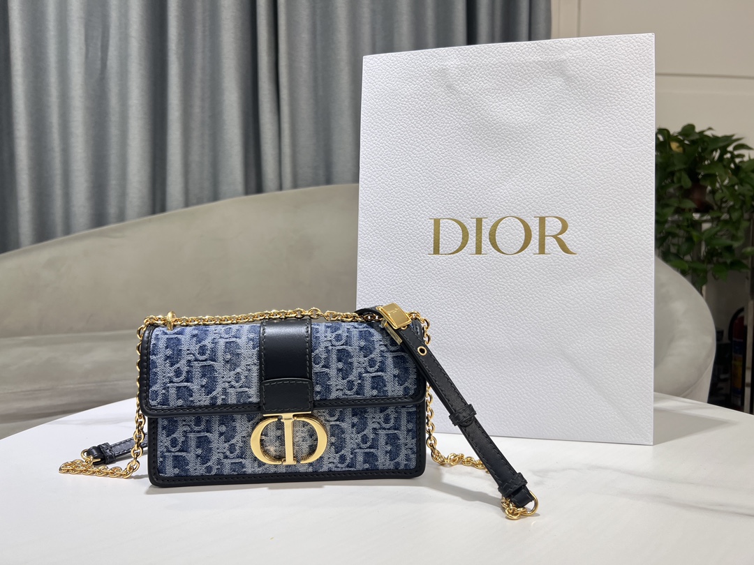 Bagsaaa D10r 30 Montaigne East-West Bag with Chain Blue Denim D10r Oblique Jacquard - 21 x 12 x 6 cm