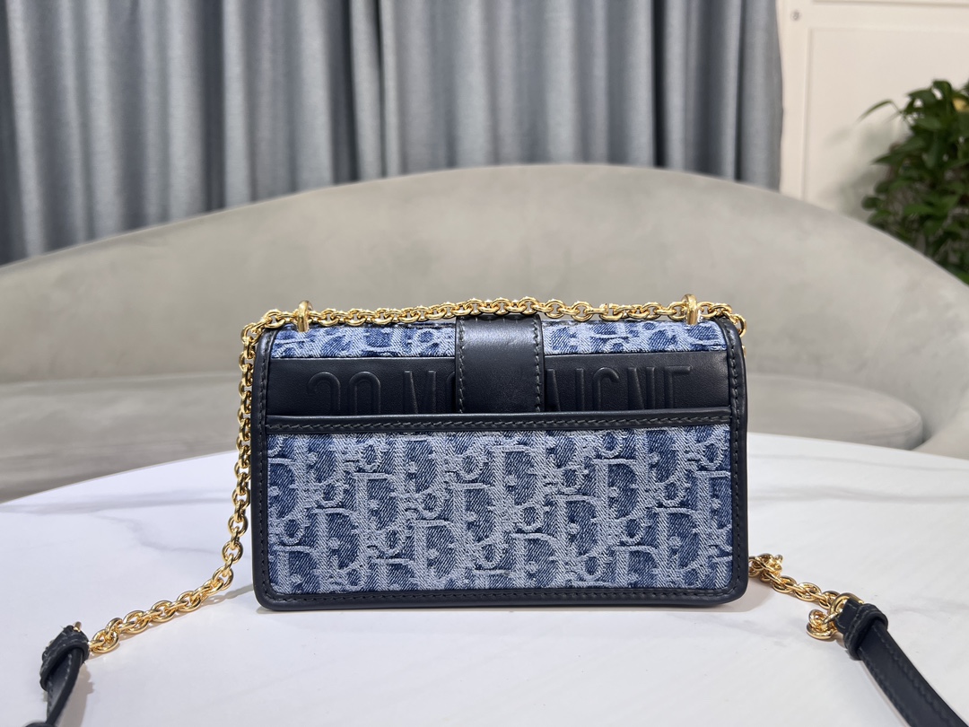 Bagsaaa D10r 30 Montaigne East-West Bag with Chain Blue Denim D10r Oblique Jacquard - 21 x 12 x 6 cm