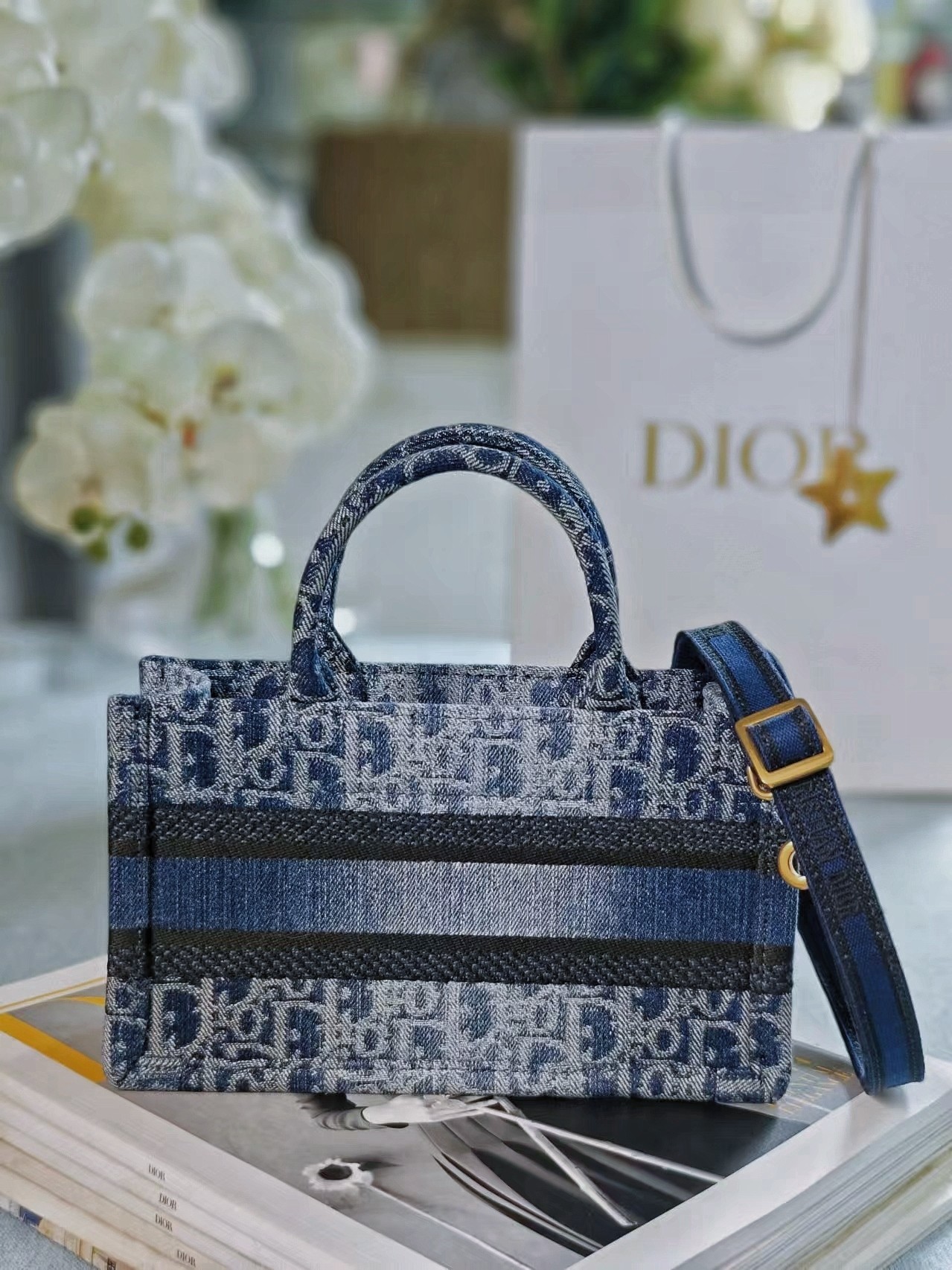 Bagsaaa Mini D10r Book Tote Blue Denim D10r Oblique Jacquard - 21.5 x 13 x 7.5 cm