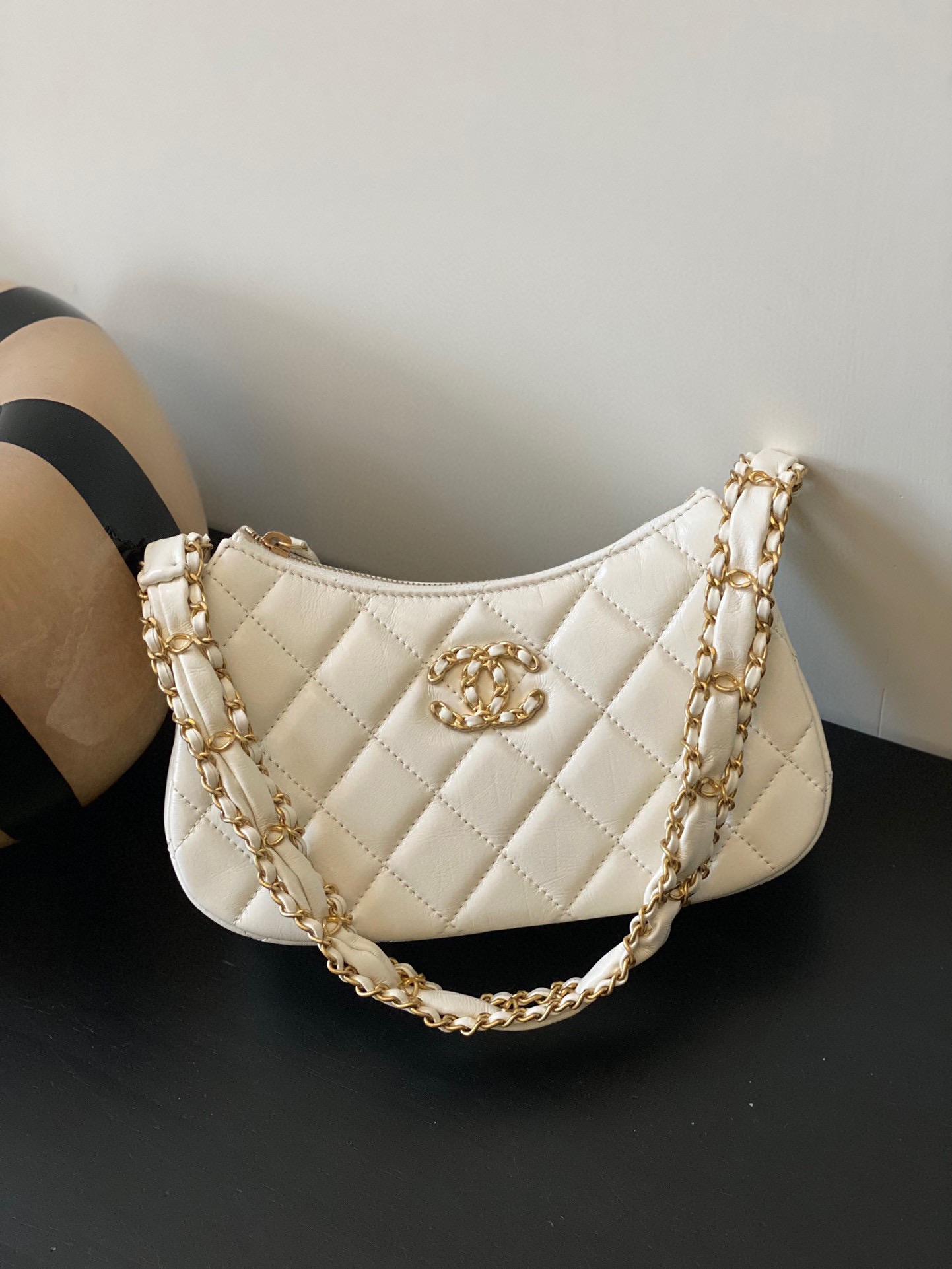 Bagsaaa Ch**el Hobo Bag AP3647 White - 20*13*4.5cm