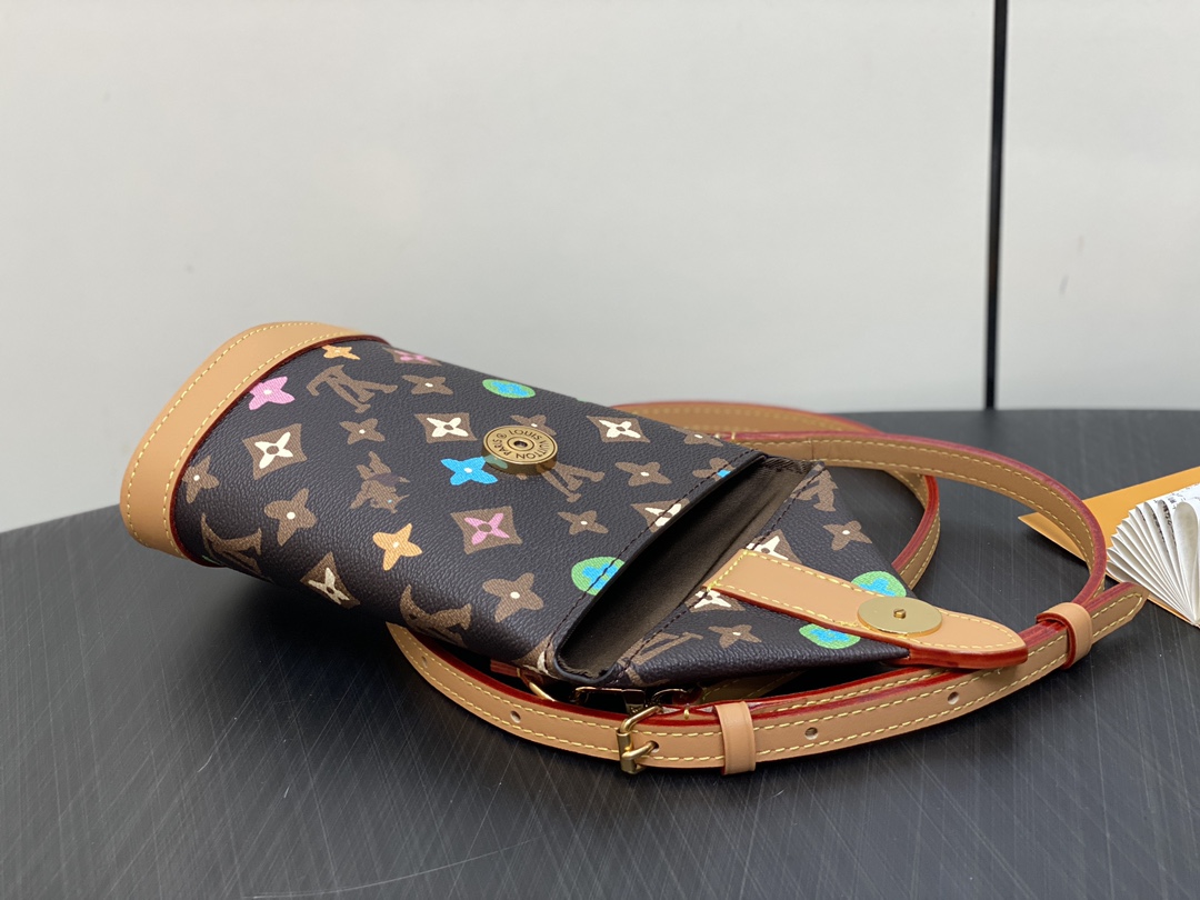 Bagsaaa L0vis Vvtt0n M83344 Envelope Pouch Chocolate - 12.5 x 18 x 8.5 cm