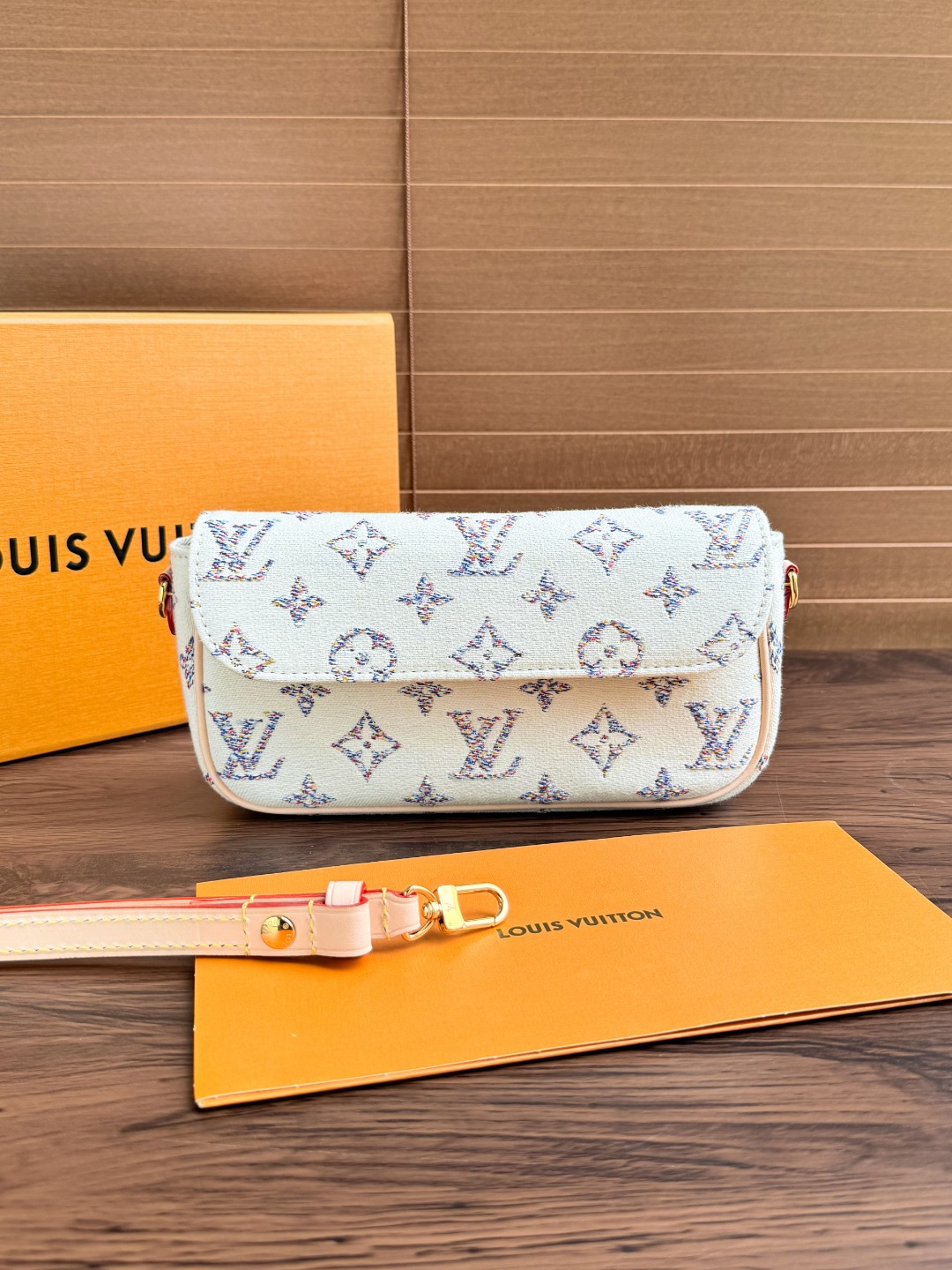 Bagsaaa L0vis Vuttion M83499 Wallet on Chain Ivy Multicolor White - 23.5 x 12 x 4.3 cm