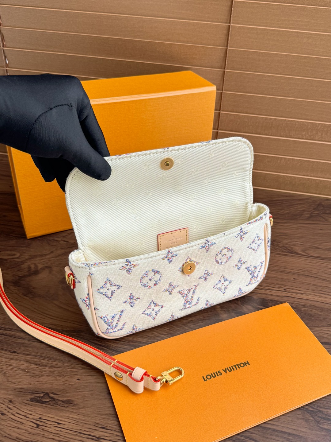 Bagsaaa L0vis Vuttion M83499 Wallet on Chain Ivy Multicolor White - 23.5 x 12 x 4.3 cm