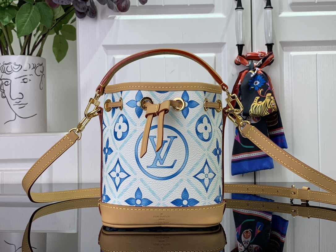 Bagsaaa L0vis Vvtt0n M83620 Nano Noé Lagoon Blue - 13 x 16 x 10 cm