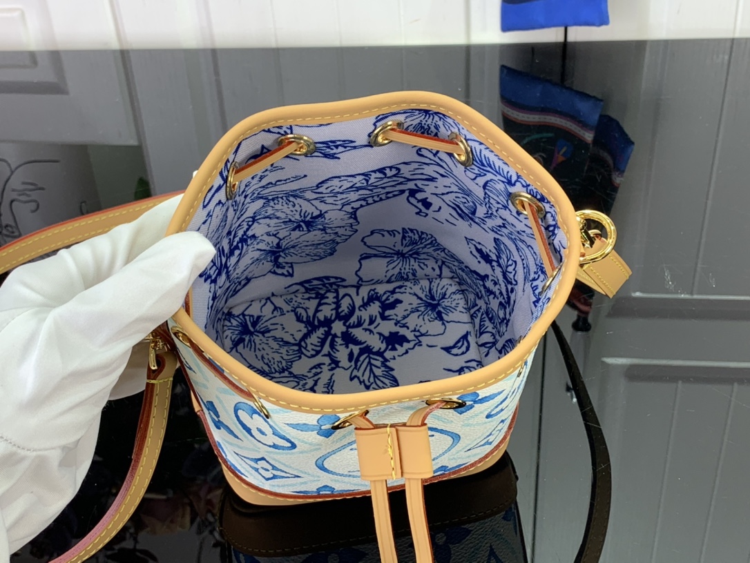 Bagsaaa L0vis Vvtt0n M83620 Nano Noé Lagoon Blue - 13 x 16 x 10 cm