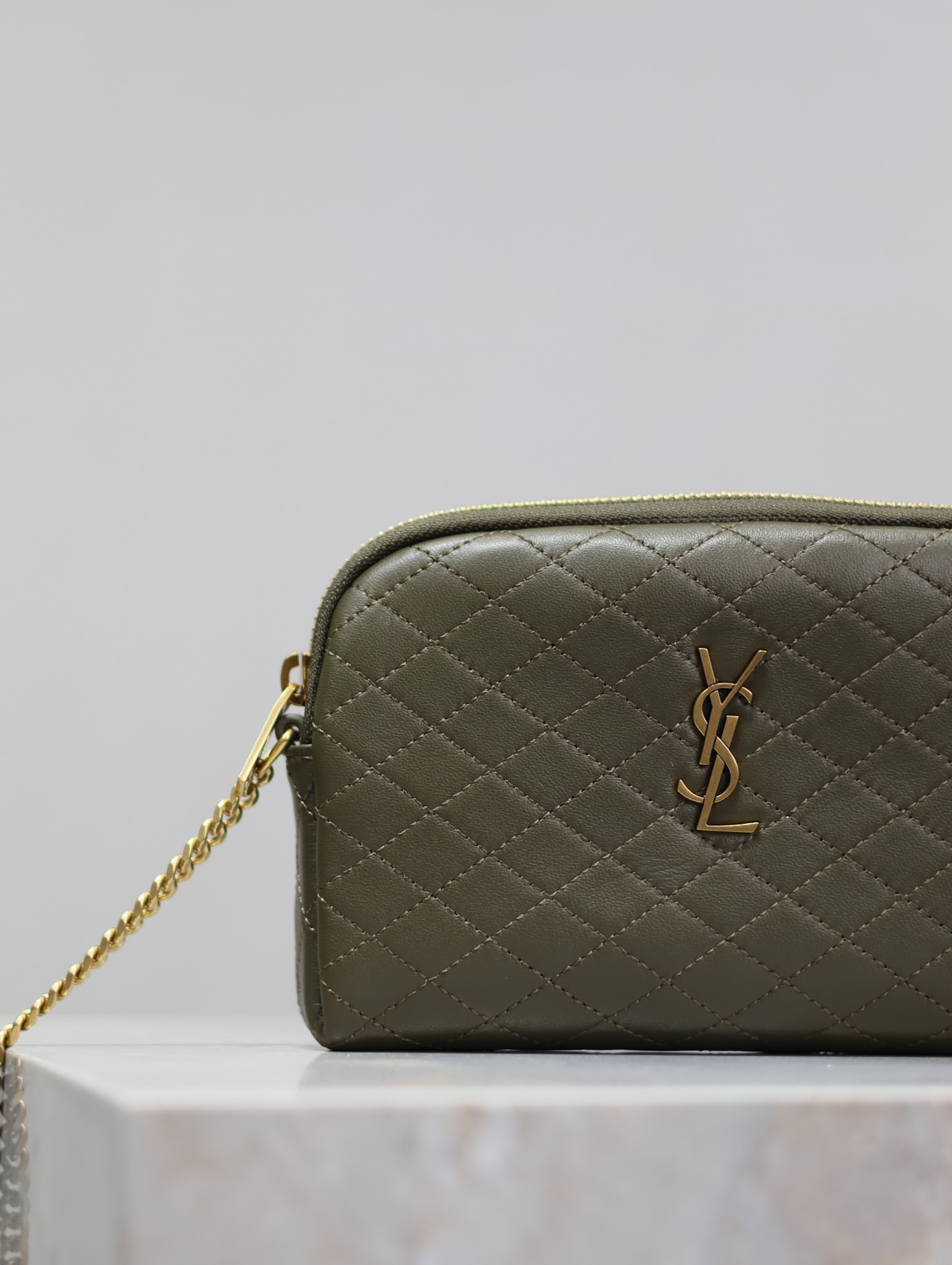 Bagsaaa Y51 Gaby Zipped Pouch In Quilted Lambskin 733667 Dark Green - 18 X 13 X 3,5 CM