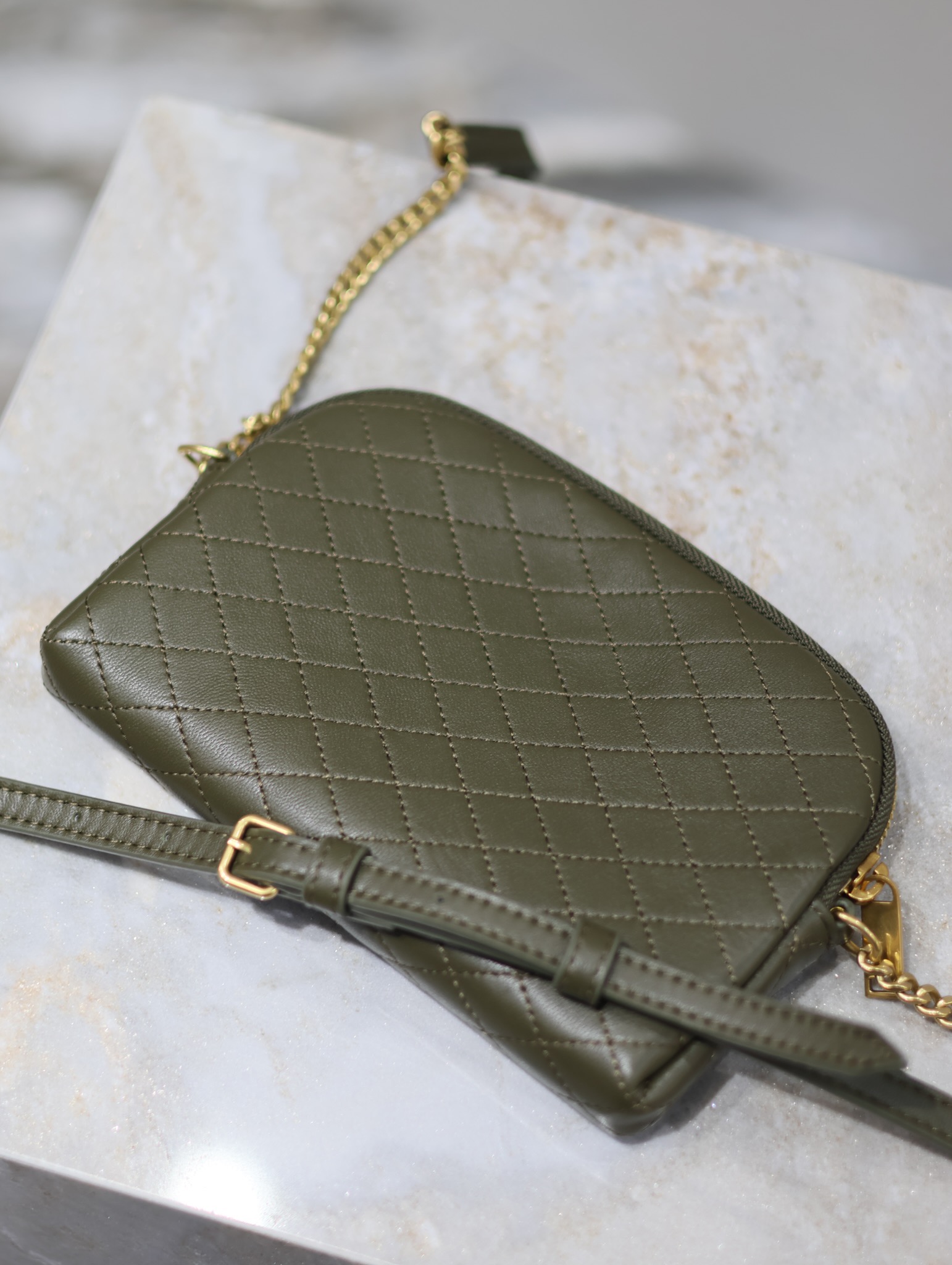 Bagsaaa Y51 Gaby Zipped Pouch In Quilted Lambskin 733667 Dark Green - 18 X 13 X 3,5 CM
