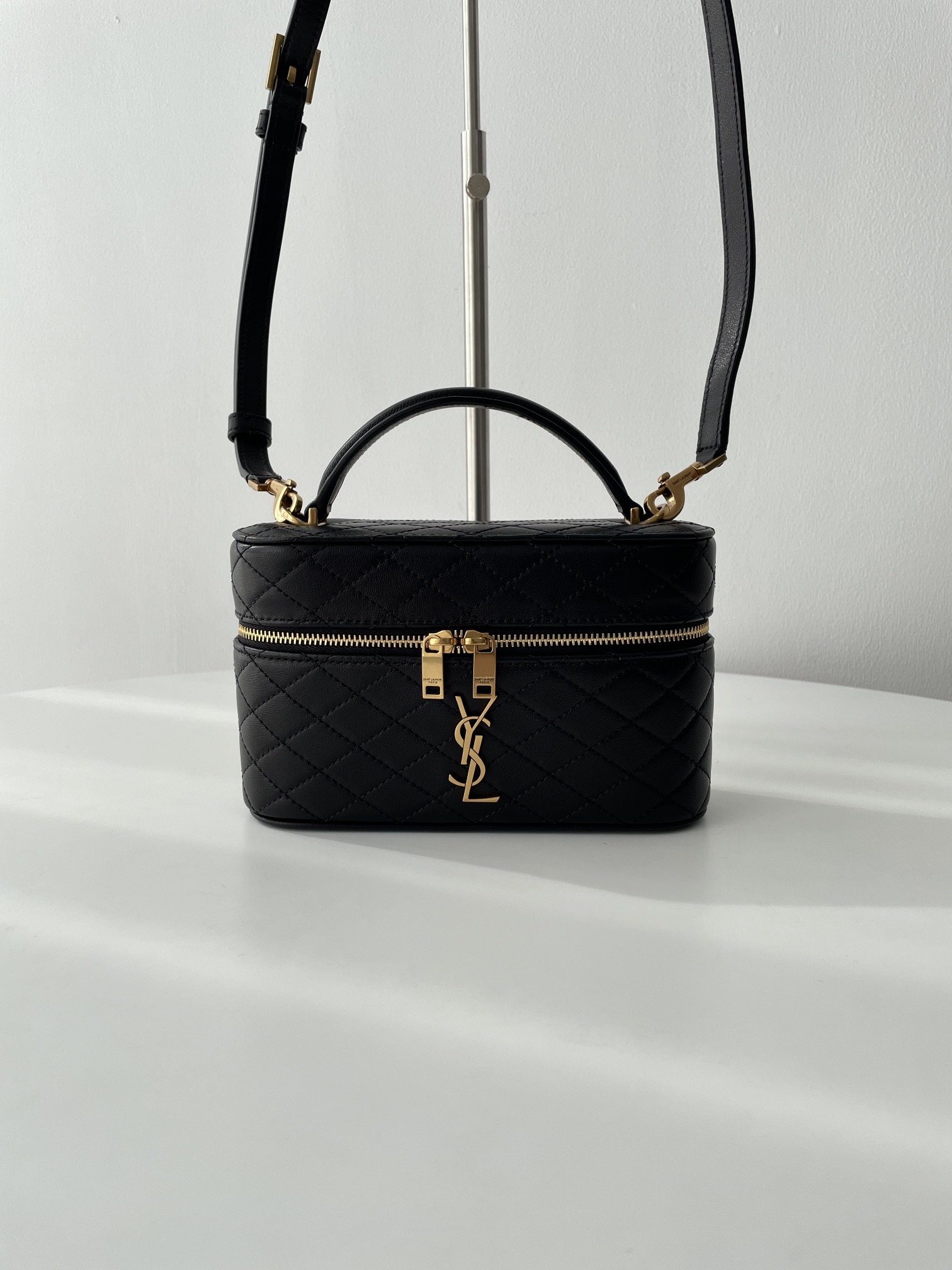 Bagsaaa Y51 Gaby Vanity Bag In Lambskin 766731 Black - 18 X 11 X 6.5 CM