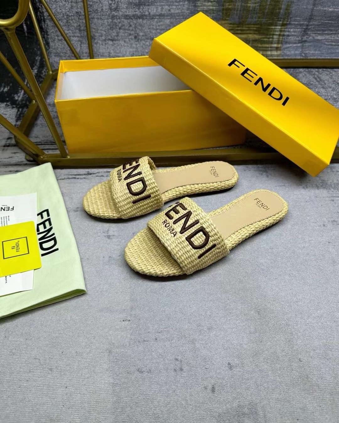 Bagsaaa F**di Signature Beige Cotton Fibre Slides