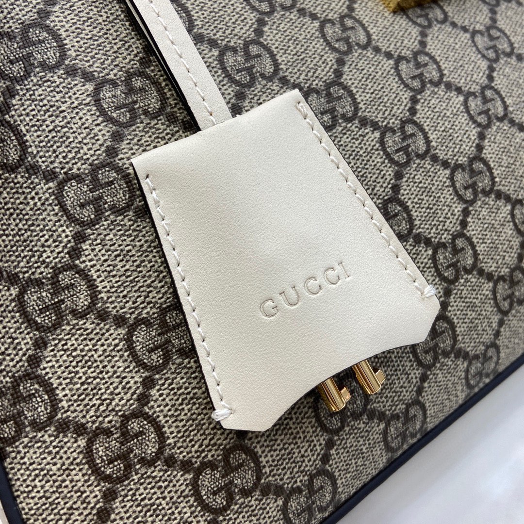 Bagsaaa Gvc*1 Padlock GG Medium Shoulder Bag 795113 White - 32.5 x 24 x 5.5 cm