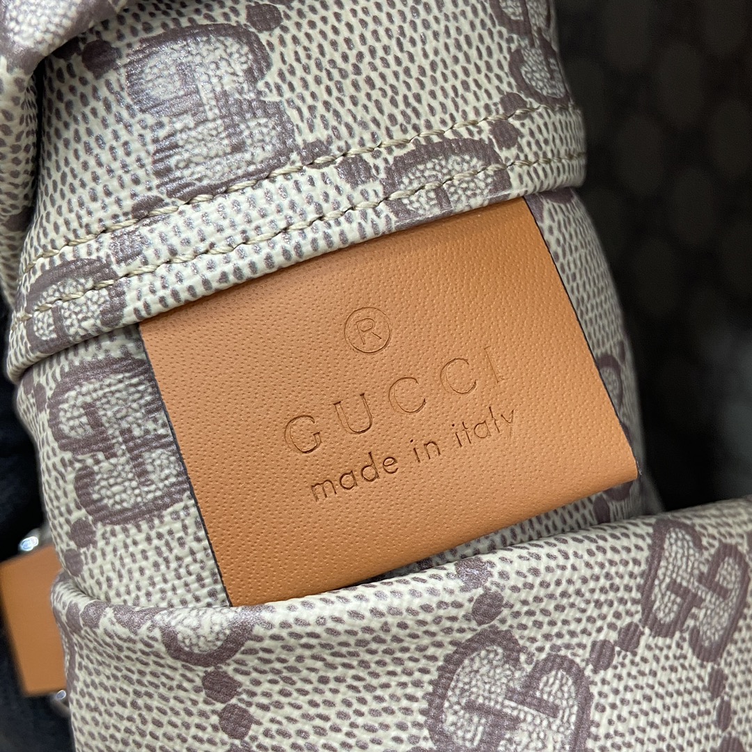 Bagsaaa Gvc*1 Small Shoulder Bag With Gvc*1 Print 772856 - 22.5 x 31 x 15 cm