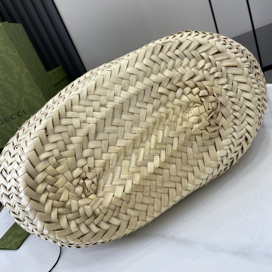 Bagsaaa Gvc*1 Small Straw Tote With Gvc*1 Logo ‎779524 Pale Green - 26 x 22.5 x 18 cm