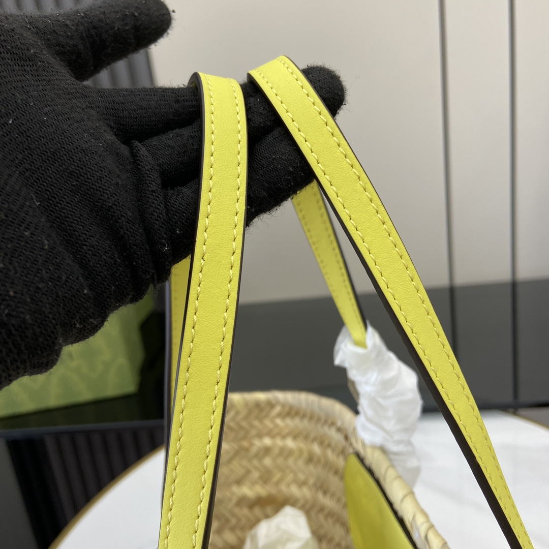 Bagsaaa Gvc*1 Mini Straw Tote With Gvc*1 Logo 782381 Yellow - 20.5 x 19.5 x 13 cm